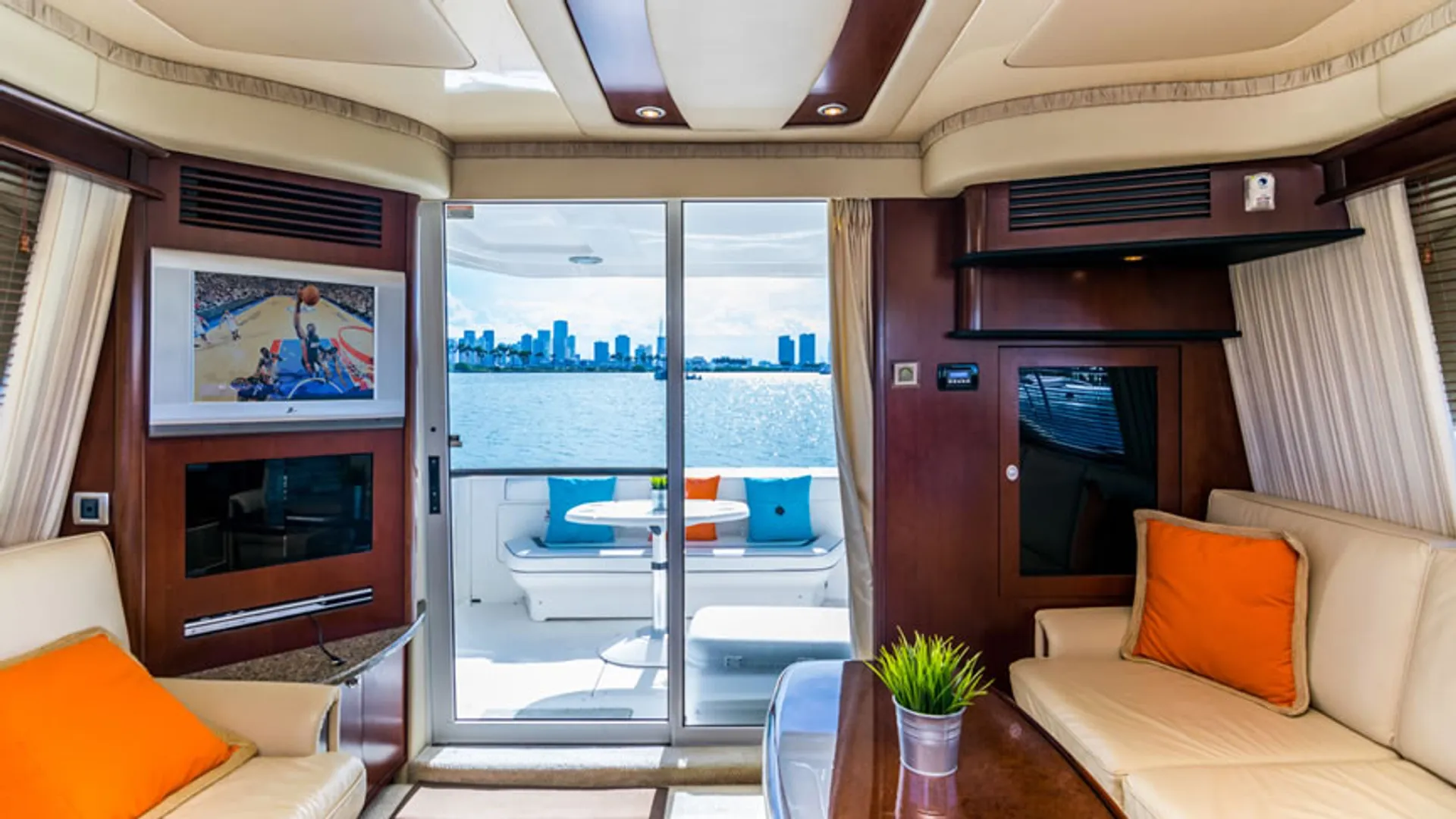 Sea Ray Boats 44 Sedan Bridge in Miami Beach, FL — photo 4