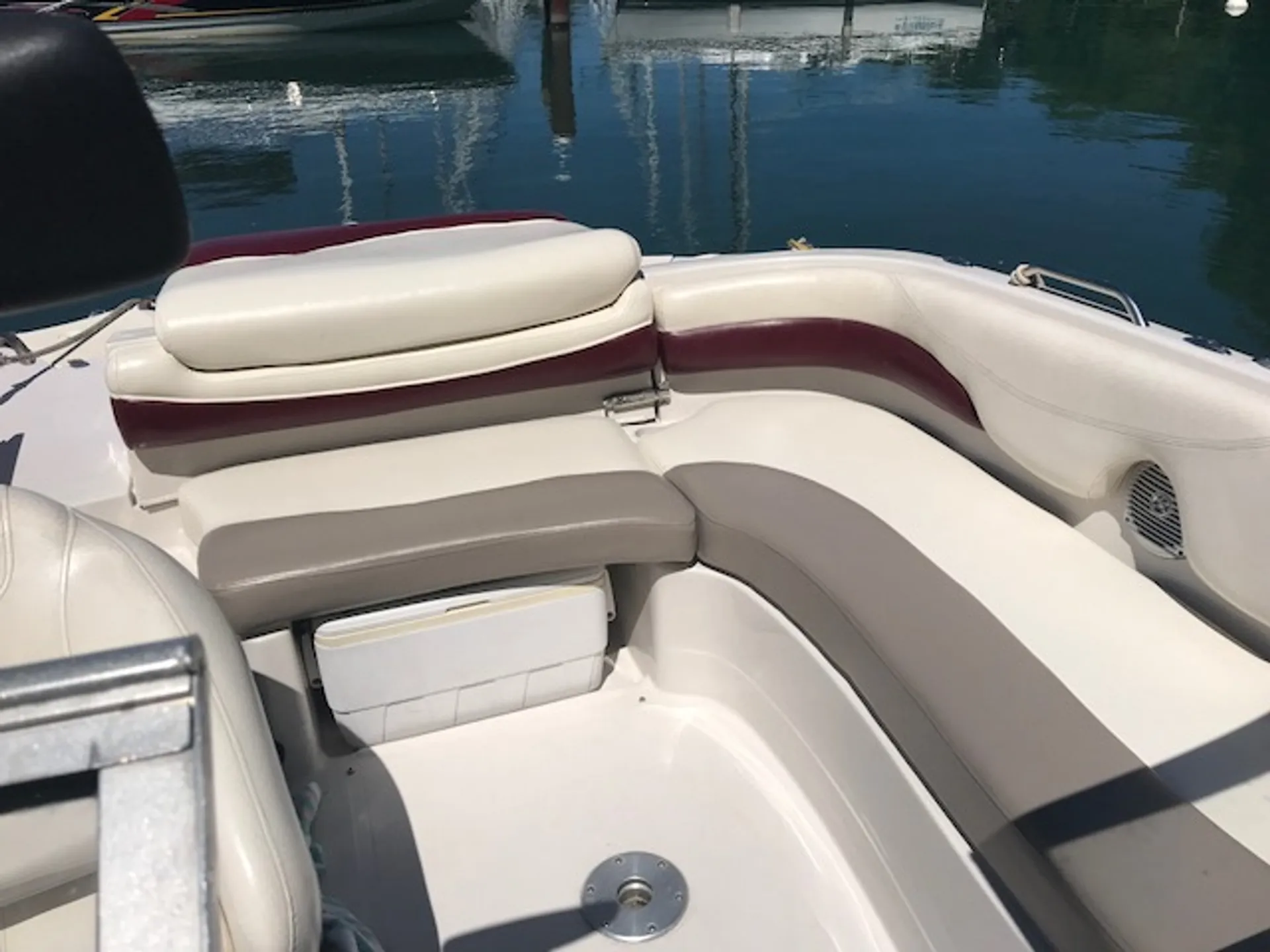 Tahoe Boats 216 Walk Thru in Wilmette, IL — photo 7