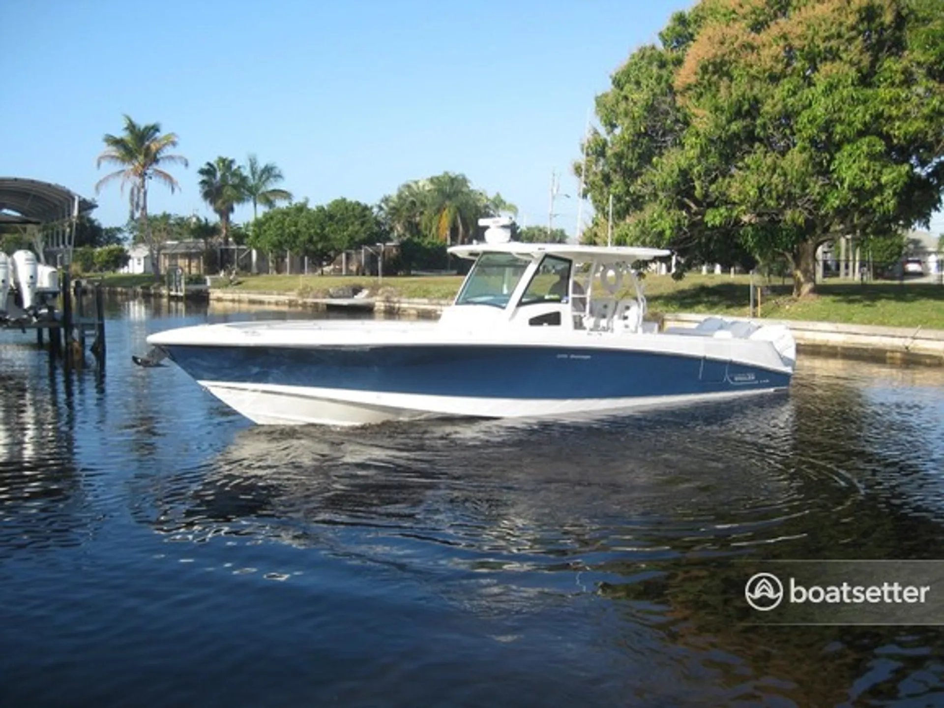 Boston Whaler 370 Outrage w/3-300L6 Verado Joystick in Key West, FL — photo 2
