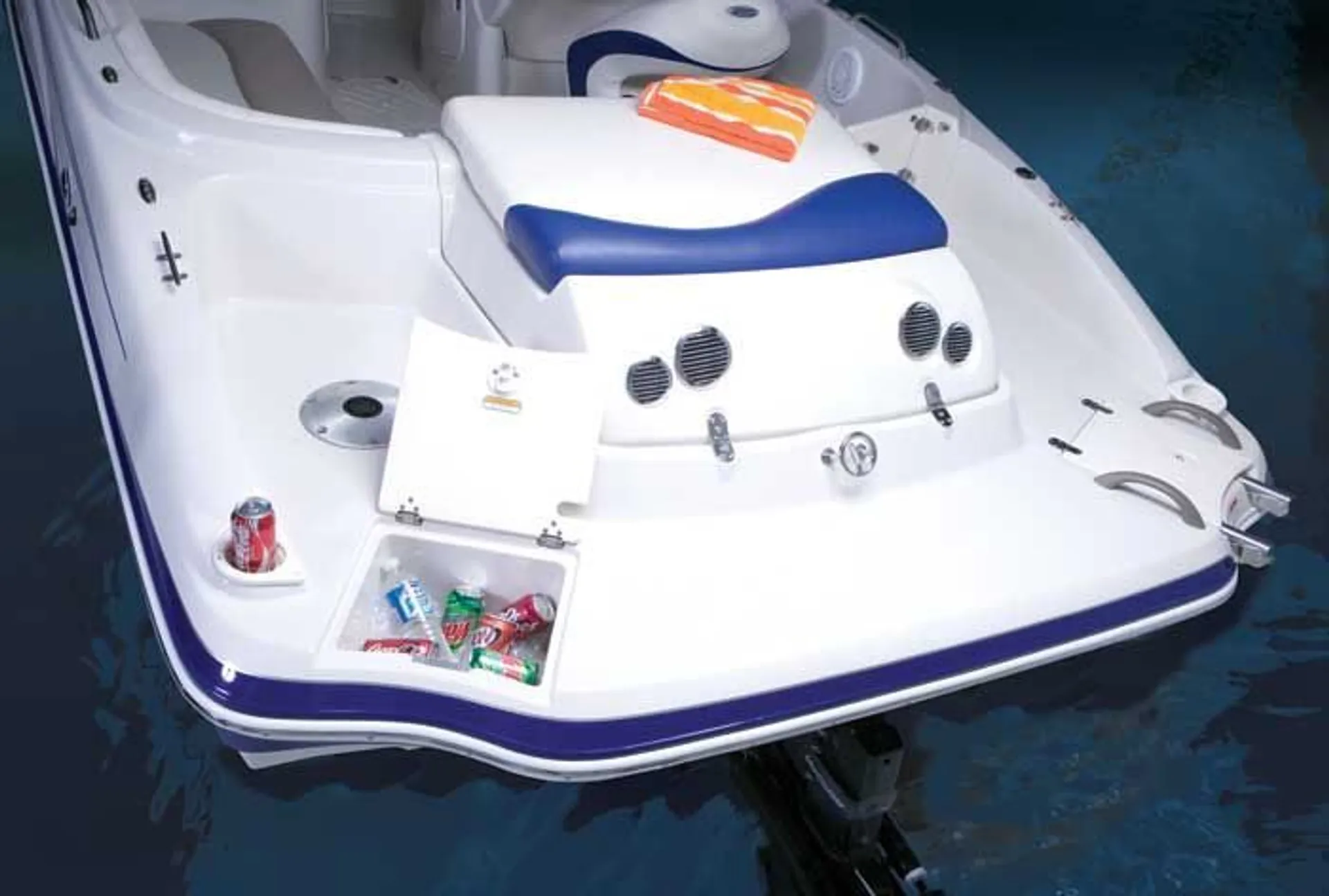 Tahoe Boats 216 Walk Thru in Wilmette, IL — photo 4