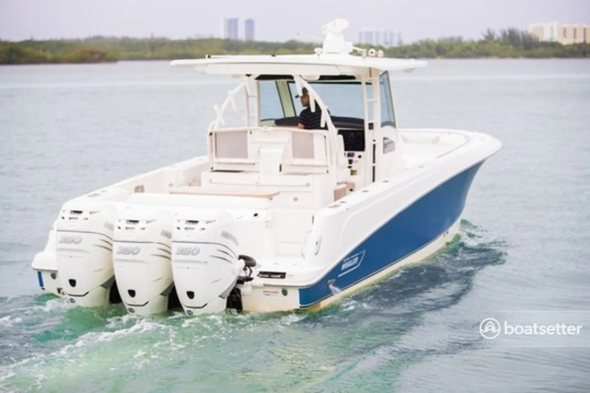 Boston Whaler 370 Outrage w/3-300L6 Verado Joystick in Key West, FL — photo 3