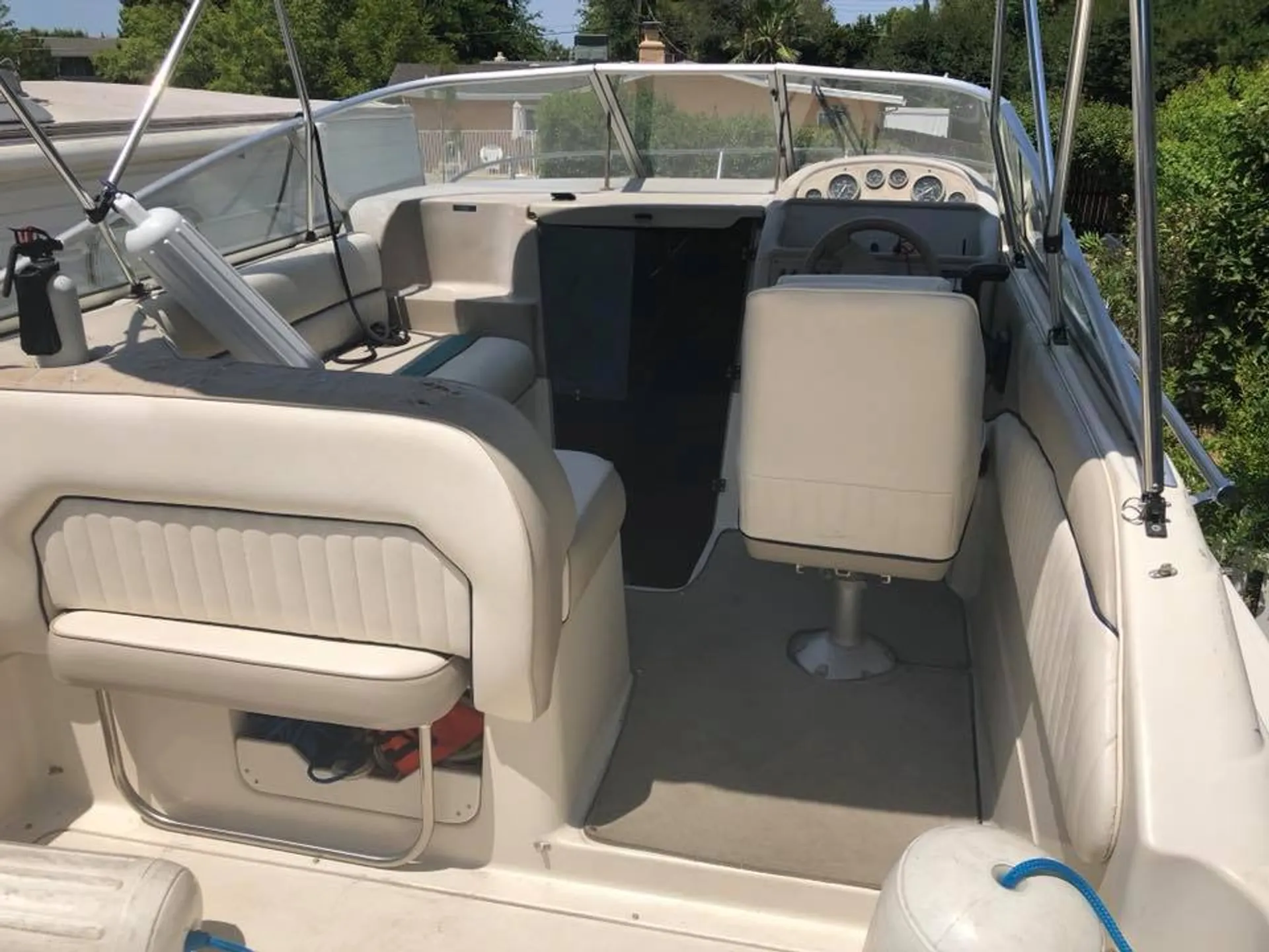 Bayliner 2355 Ciera Sunbridge in Fair Oaks, CA — photo 4