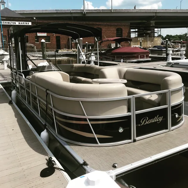 Rent a Bentley Pontoon deck boat in Washington, DC near me