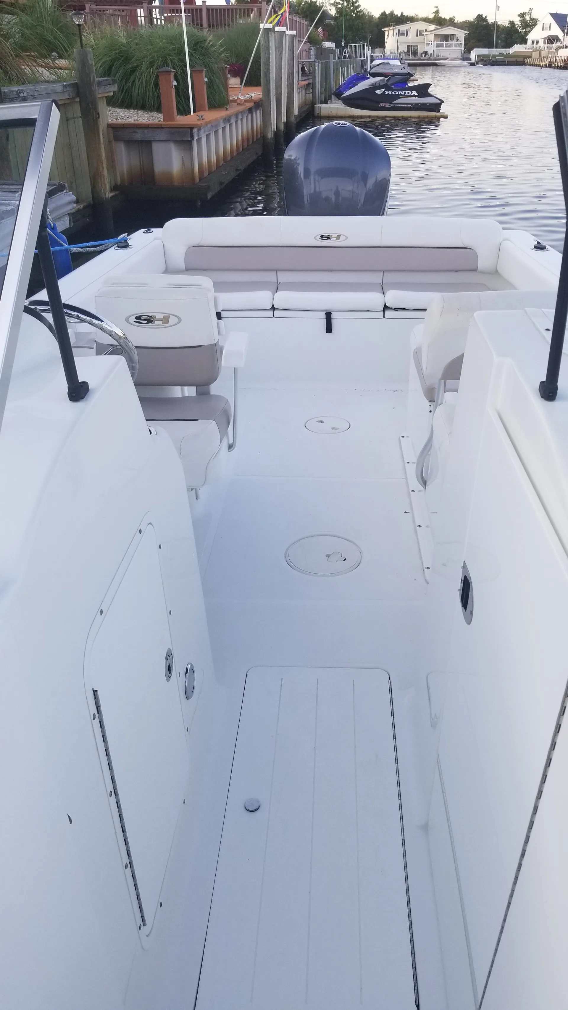 23' Sea Hunt for cruising or fishing in Berkeley Township, NJ!