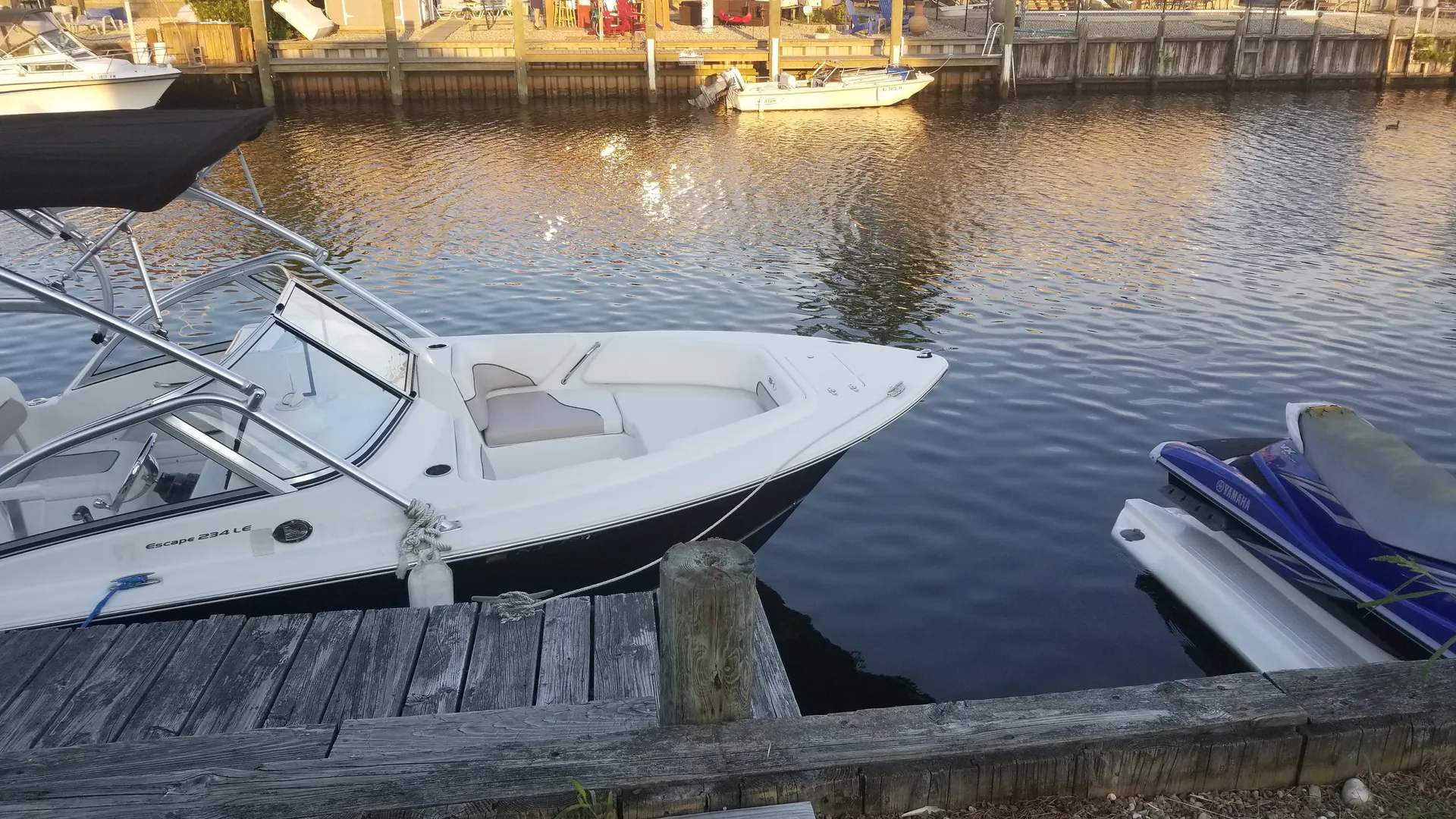 23' Sea Hunt for cruising or fishing in Berkeley Township, NJ!