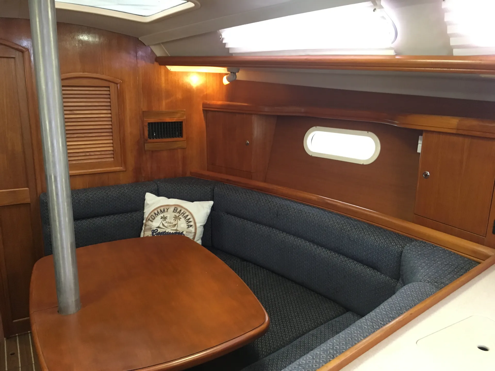 Relaxing Intracoastal Cruises, Ocean Sails and Sailing Instruction 