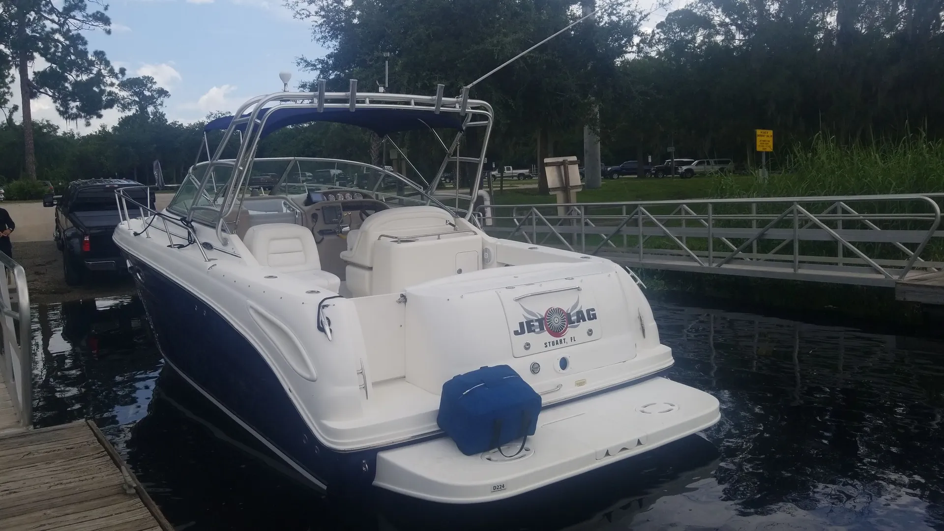 Sea Ray Boats 260 Sundancer in Miami, FL — photo 5