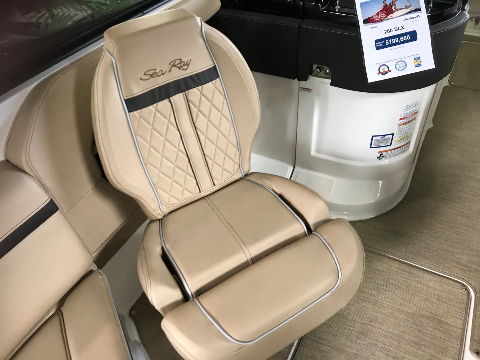 Sea Ray Boats 280 SLX in Bellevue, WA — photo 4