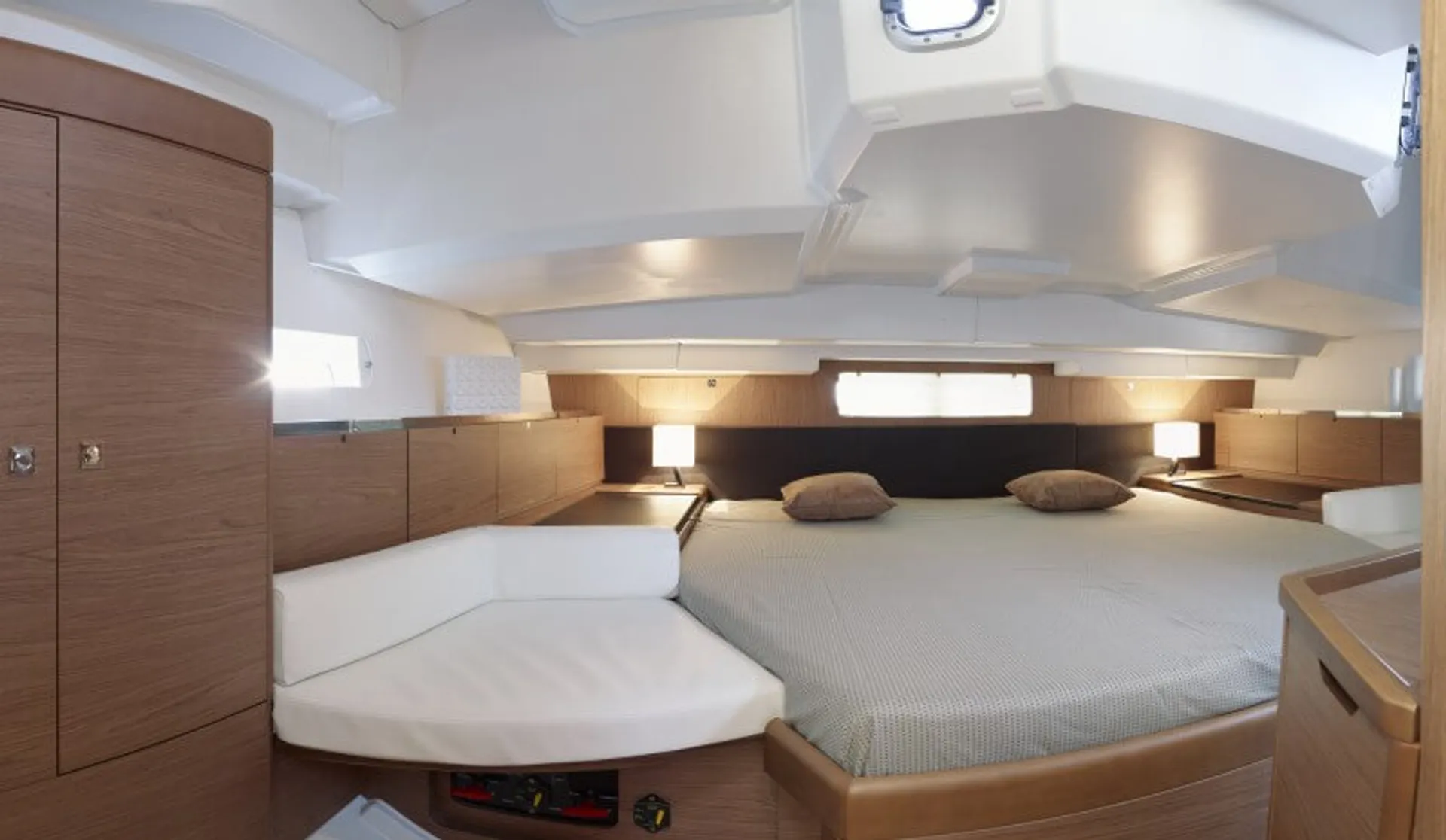 Jeanneau Sailboats Sun Odyssey 449 in Annapolis, MD — photo 2