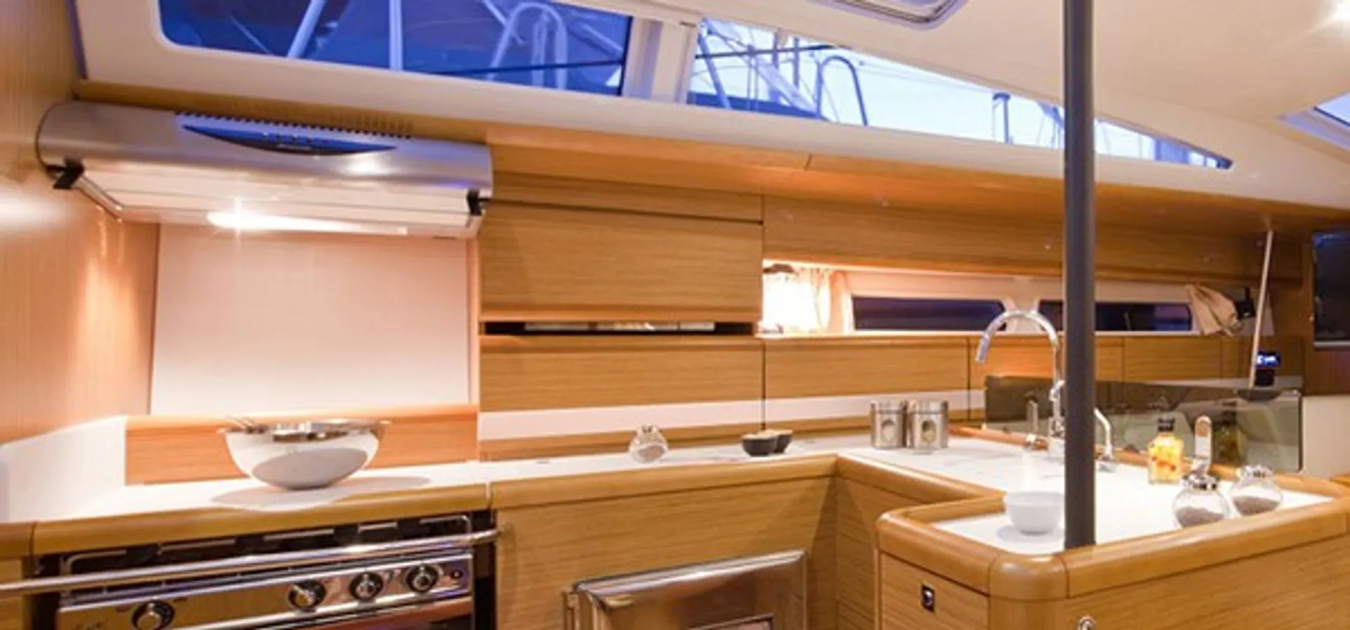 Jeanneau Sailboats 53 in Saint Petersburg, FL — photo 7