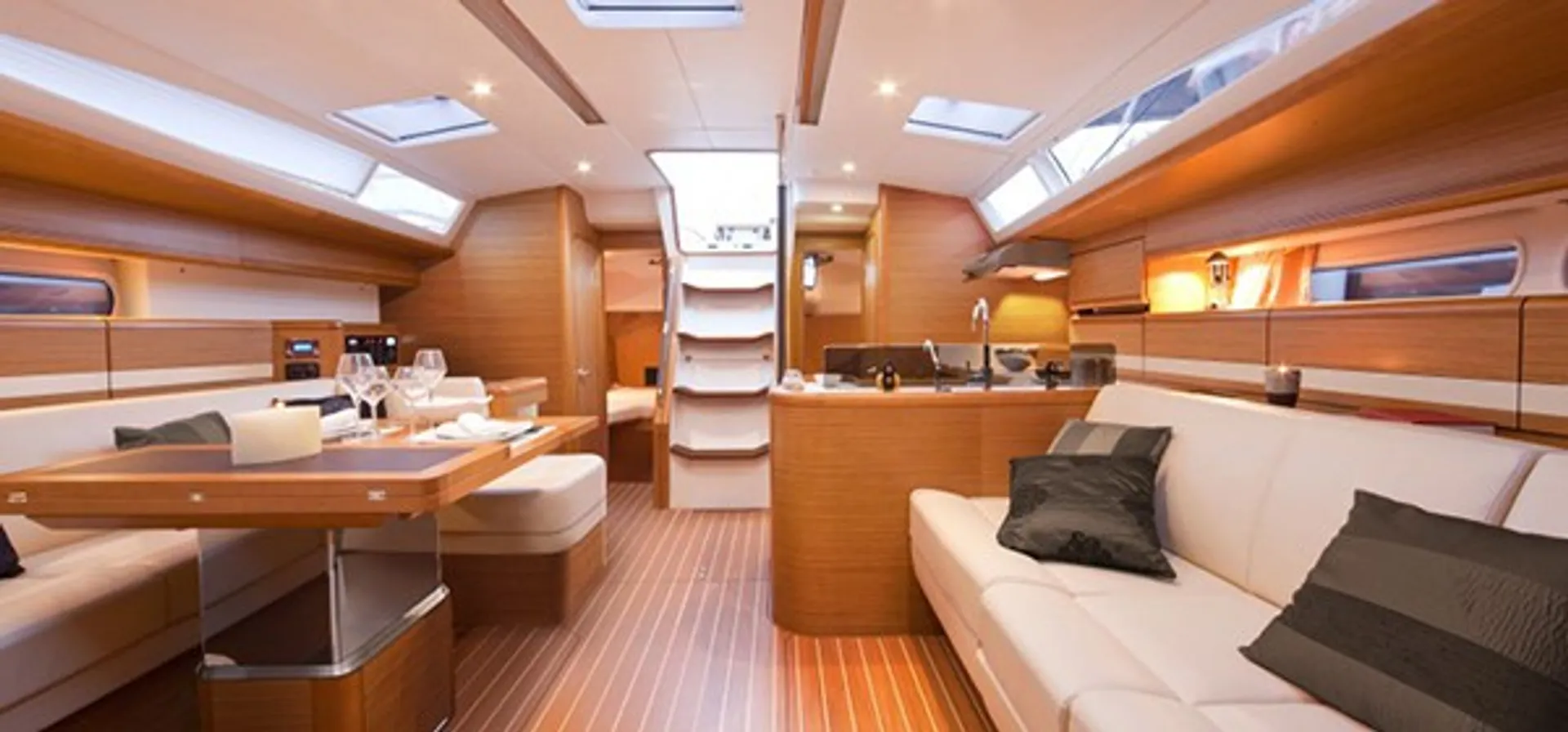 Jeanneau Sailboats 53 in Saint Petersburg, FL — photo 8