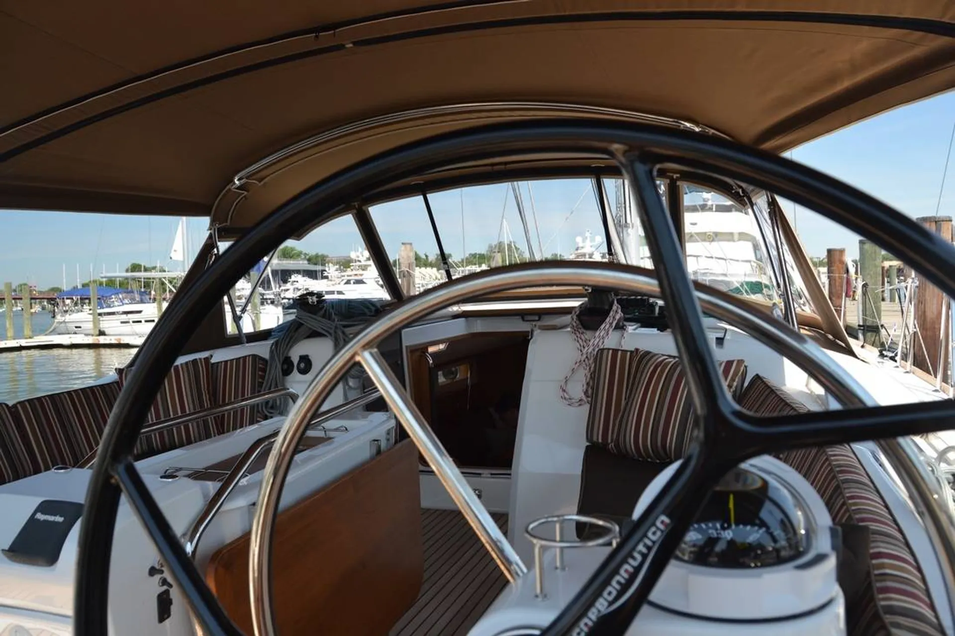 Jeanneau Sailboats 519 in Saint Petersburg, FL — photo 5