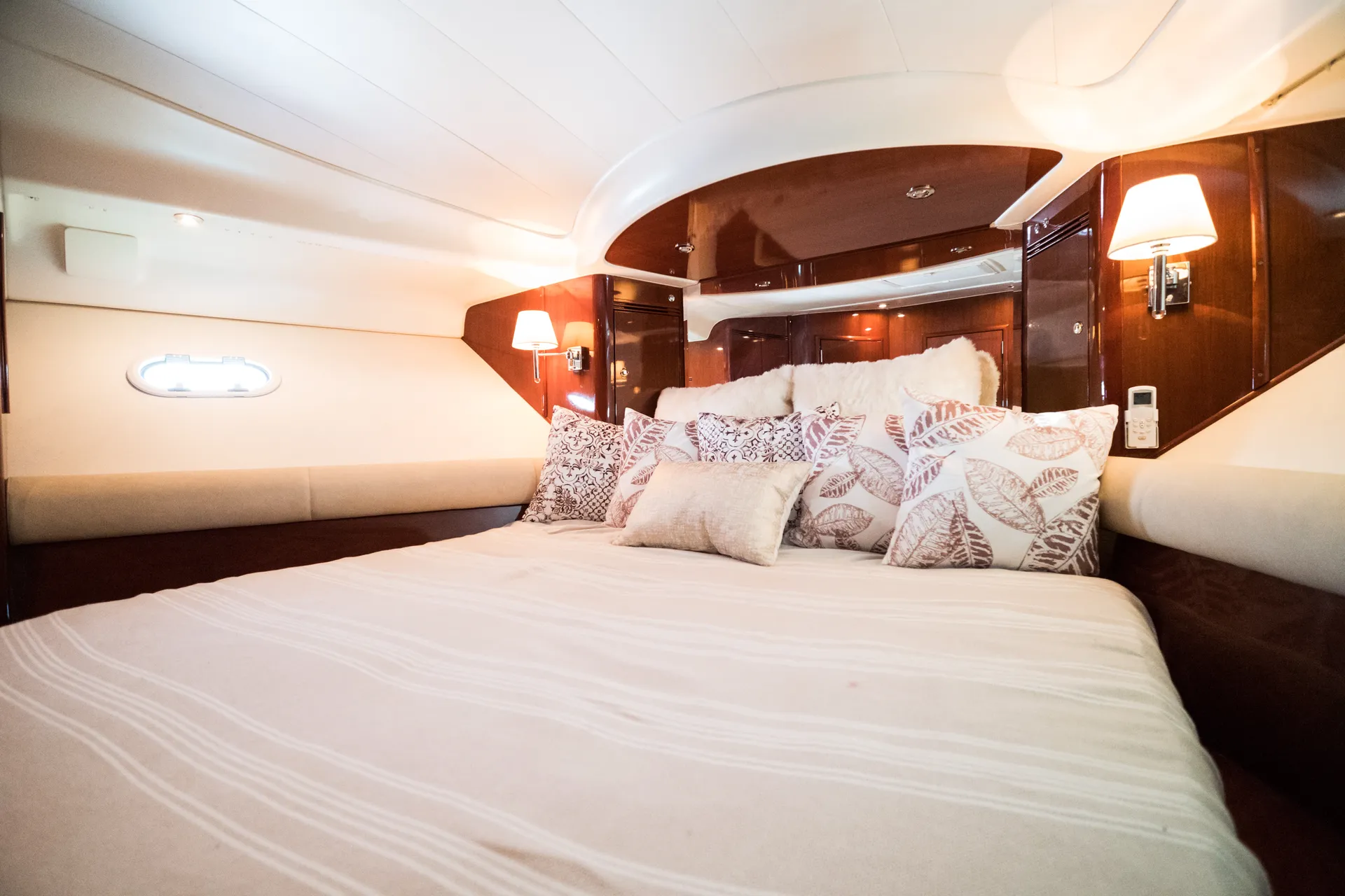 Jeanneau Flybridge Yacht in Miami Beach, FL — photo 8