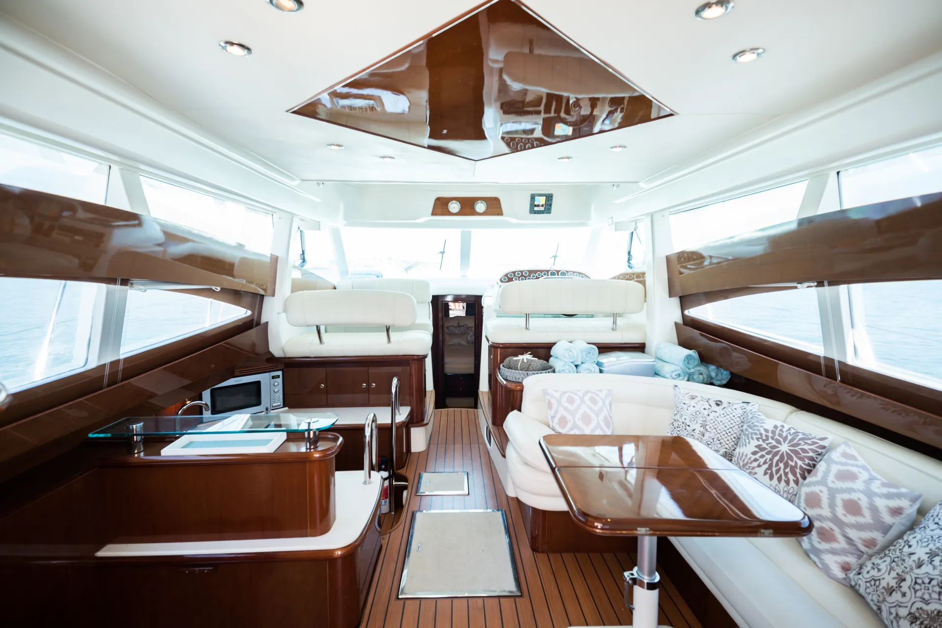 Jeanneau Flybridge Yacht in Miami Beach, FL — photo 6