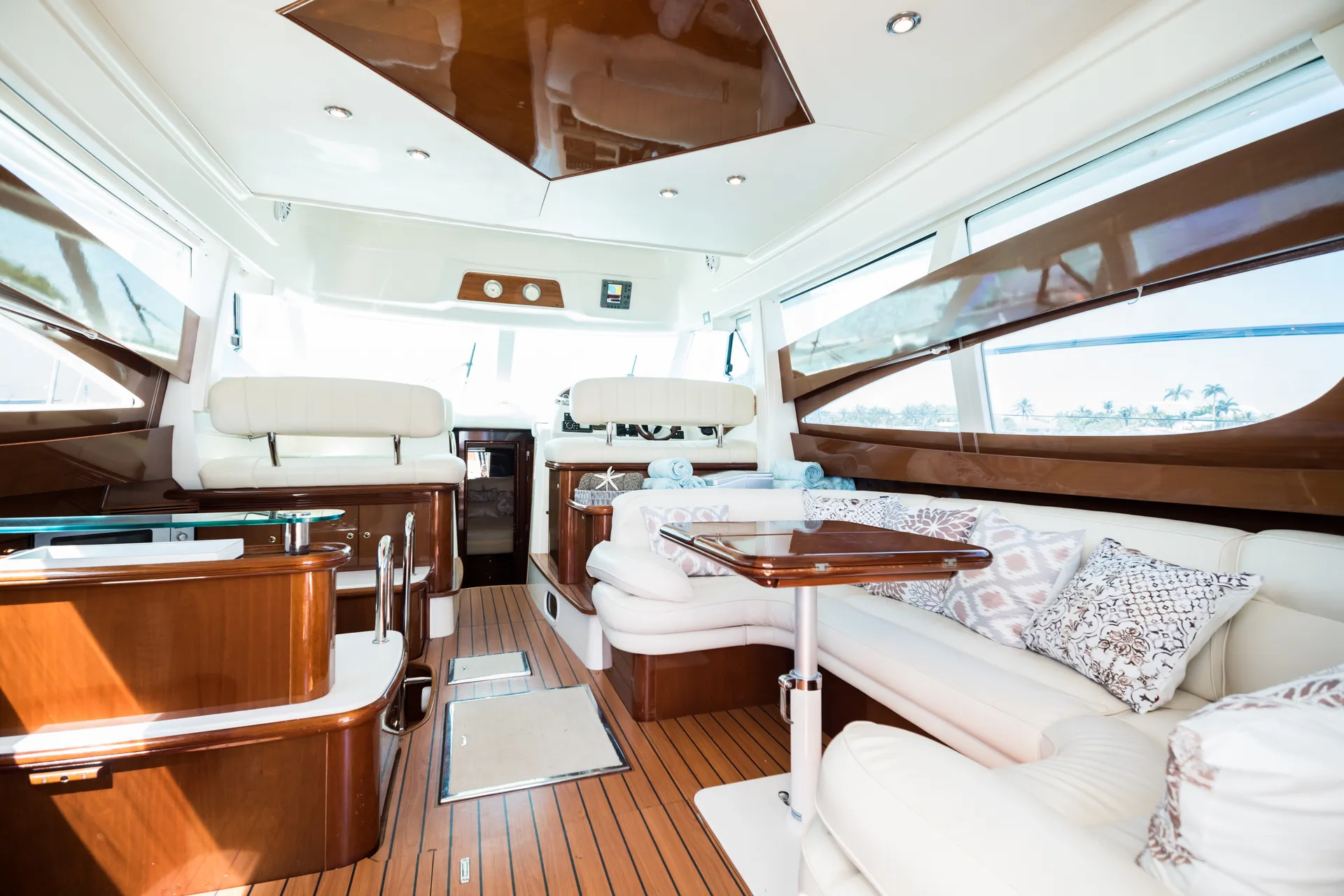 Jeanneau Flybridge Yacht in Miami Beach, FL — photo 7