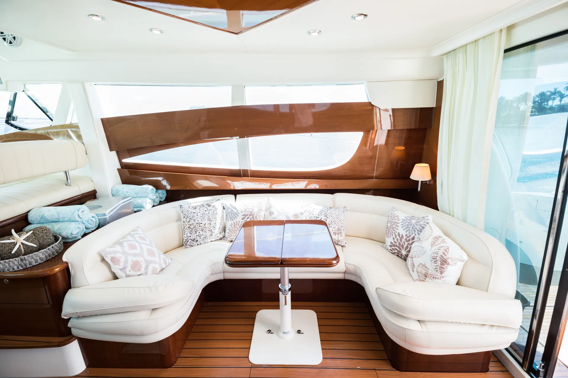 Jeanneau Flybridge Yacht in Miami Beach, FL — photo 5