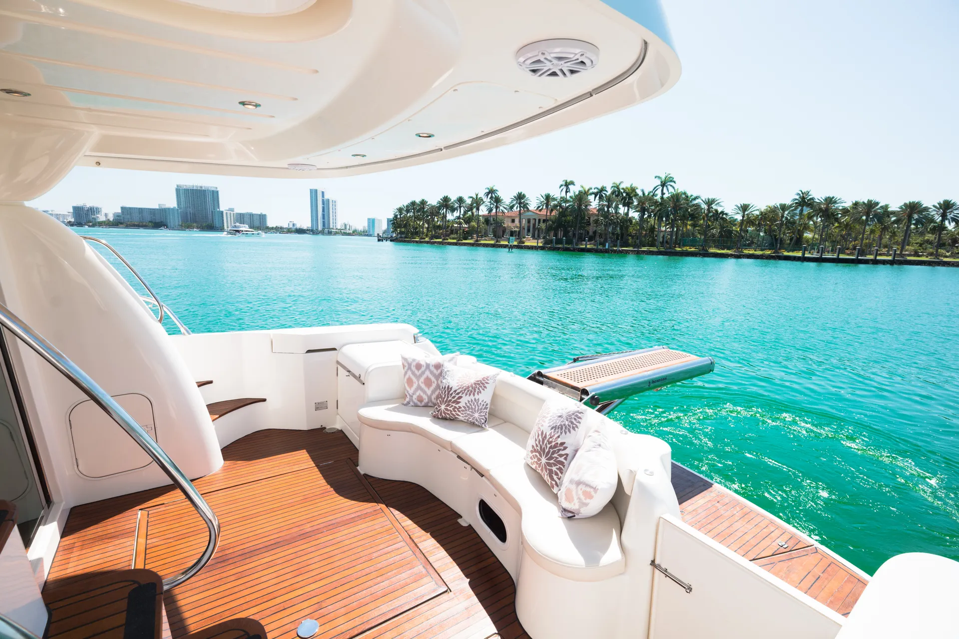 Jeanneau Flybridge Yacht in Miami Beach, FL — photo 2