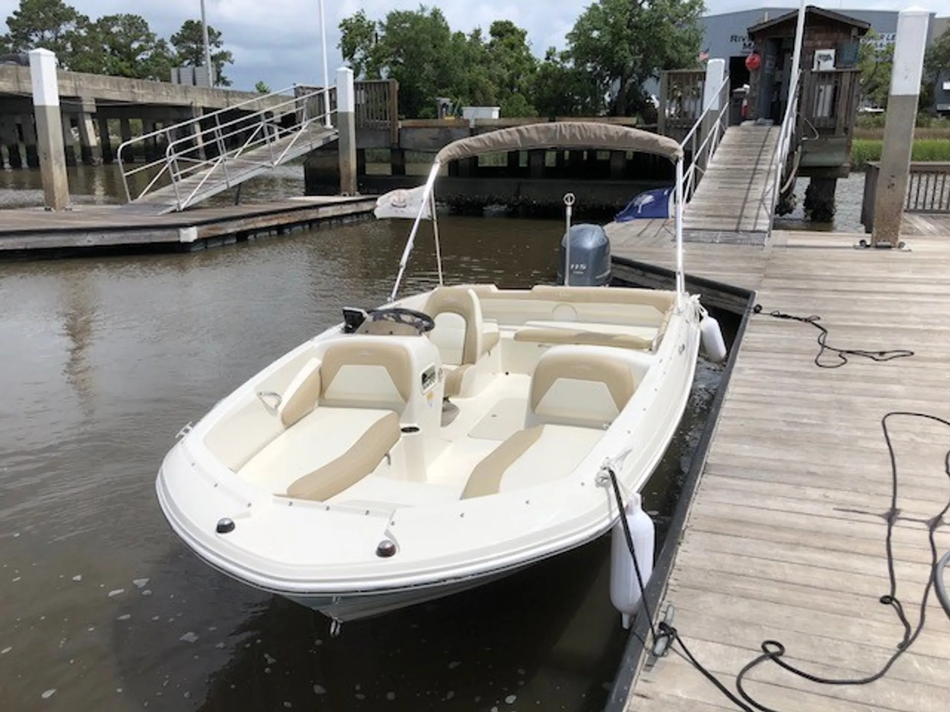 Stingray Boats 182SC w/F90 Yamaha in North Charleston, SC — photo 4