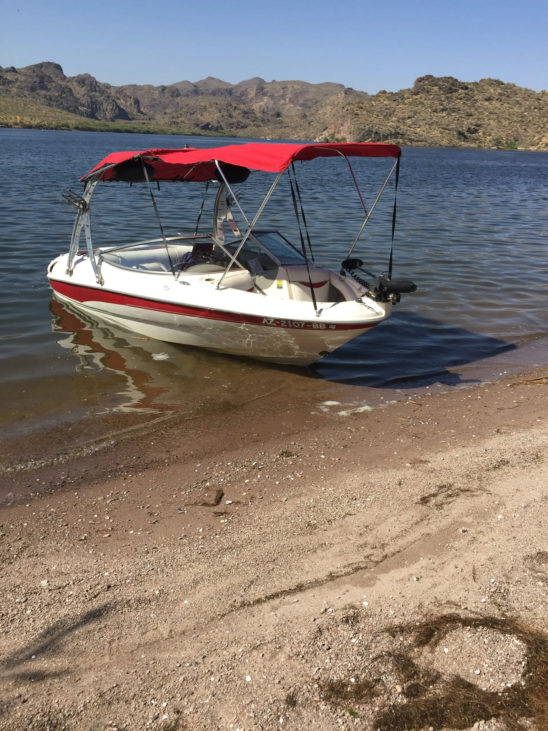Great wake, tubing, & fishing boat! Free Captain Required 1st Rental