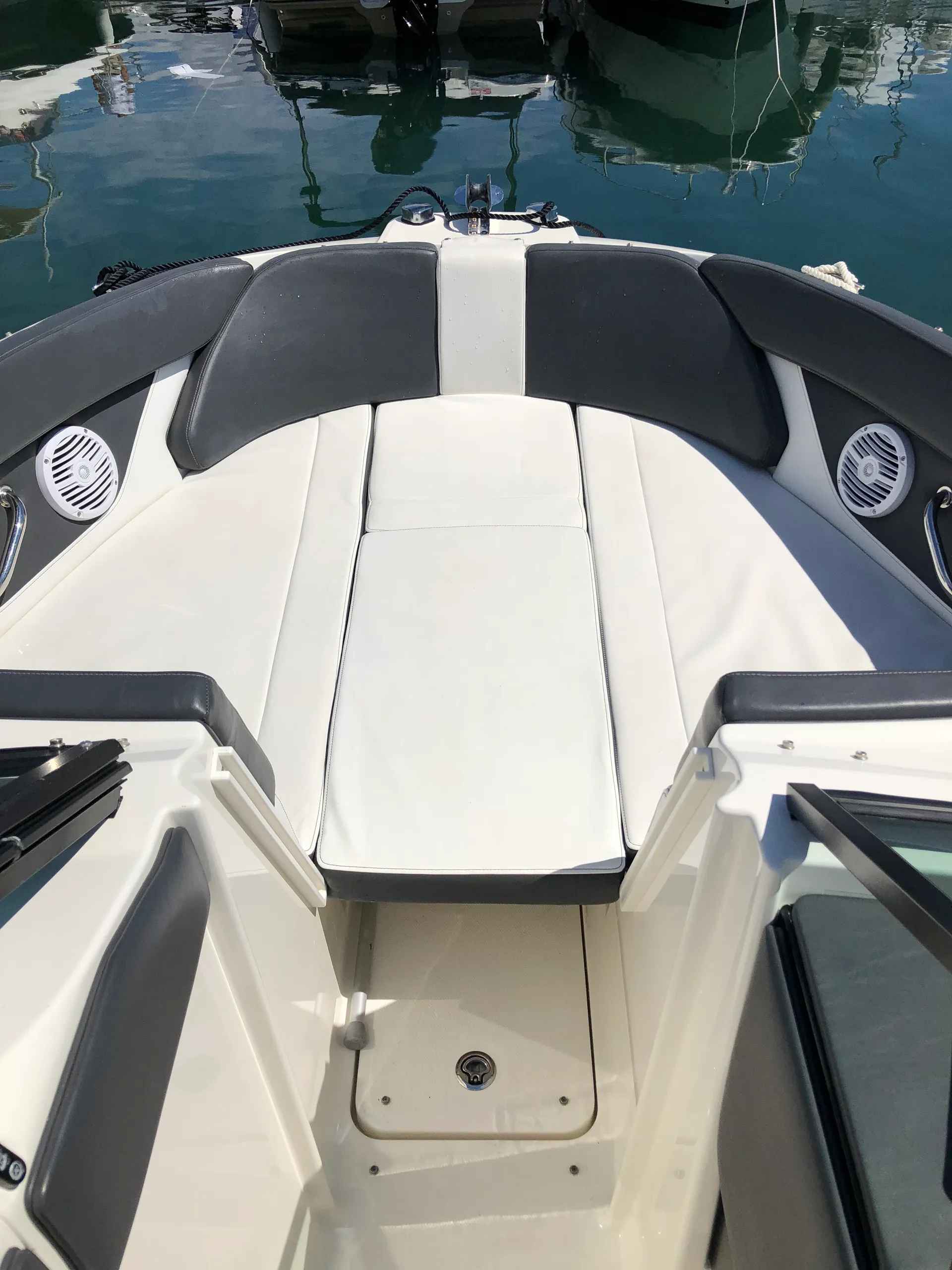 Sea Ray Boats 230 SPX in Mandelieu-la-Napoule, Provence-Alpes-Côte d'Azur — photo 3