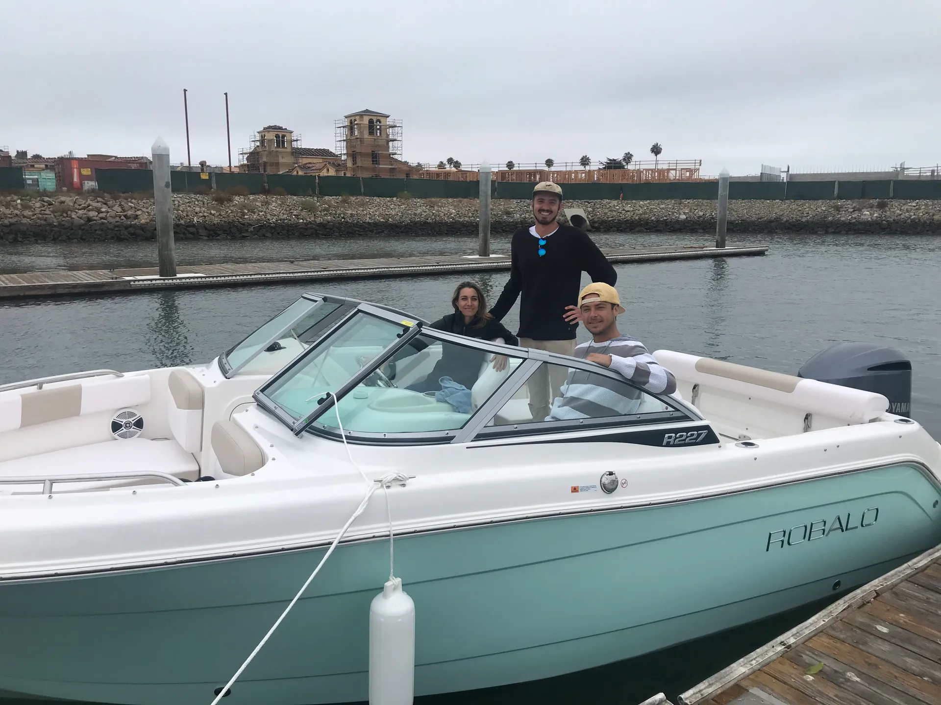 Robalo 227 DC w/F250XCA in Los Angeles, CA — photo 2