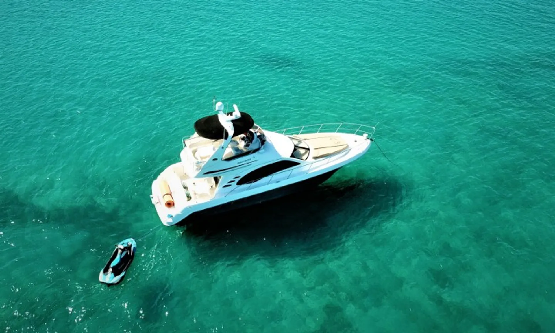 Sea Ray Boats 44 Sedan Bridge in Miami Beach, FL — photo 2