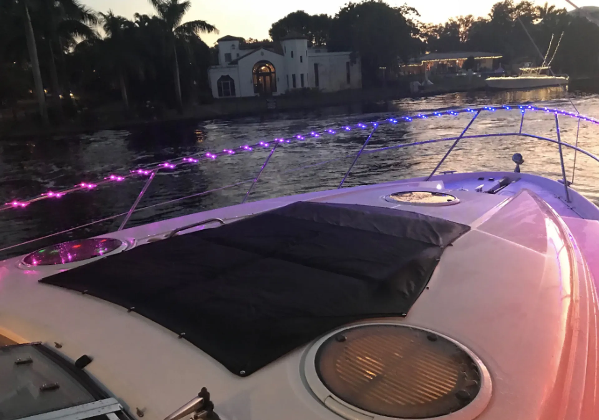 Regal 42 foot 6 in Commodore Regal Sports Cruiser in Fort Lauderdale, FL — photo 4