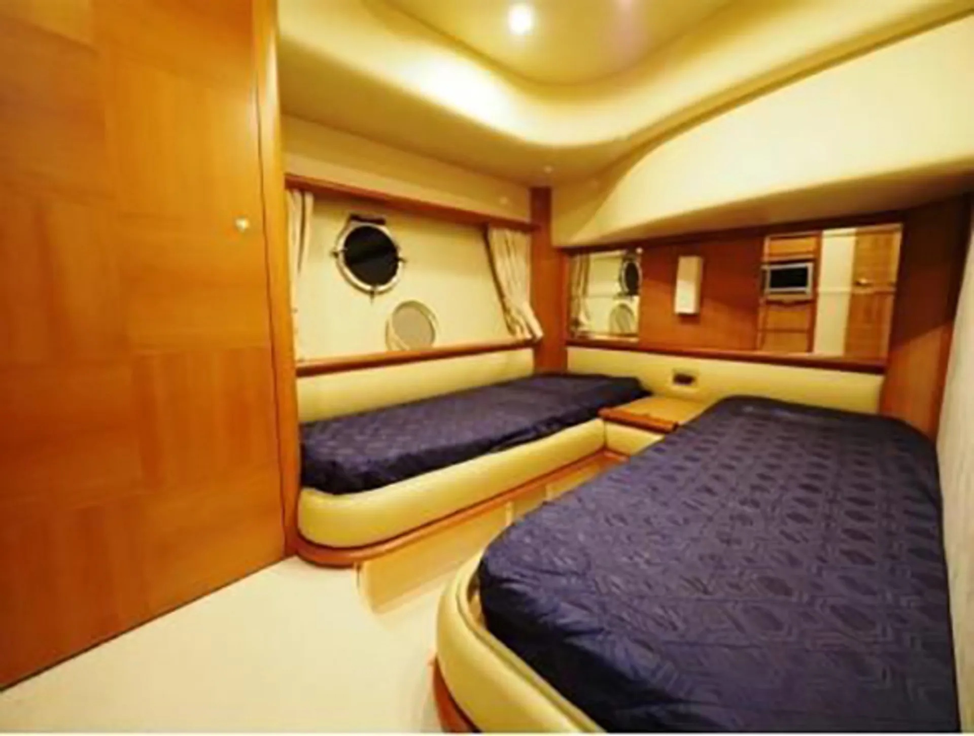 Azimut Yachts 62 in Pietra ligure, Liguria — photo 3