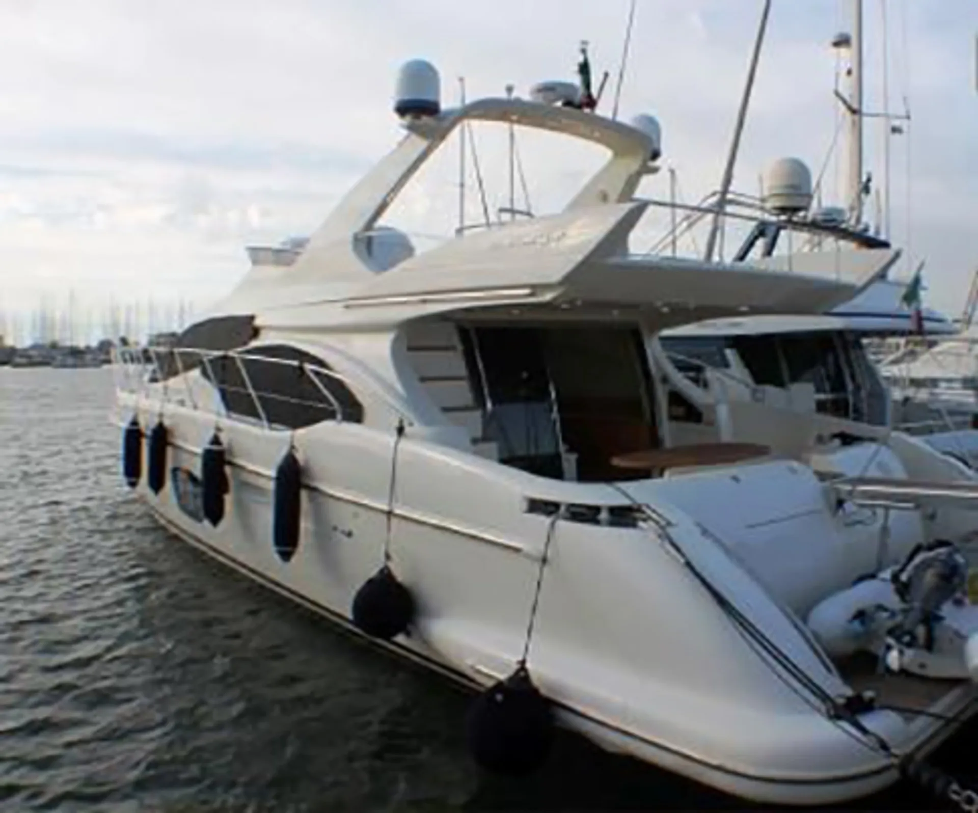 Azimut Yachts 62 in Pietra ligure, Liguria — photo 4