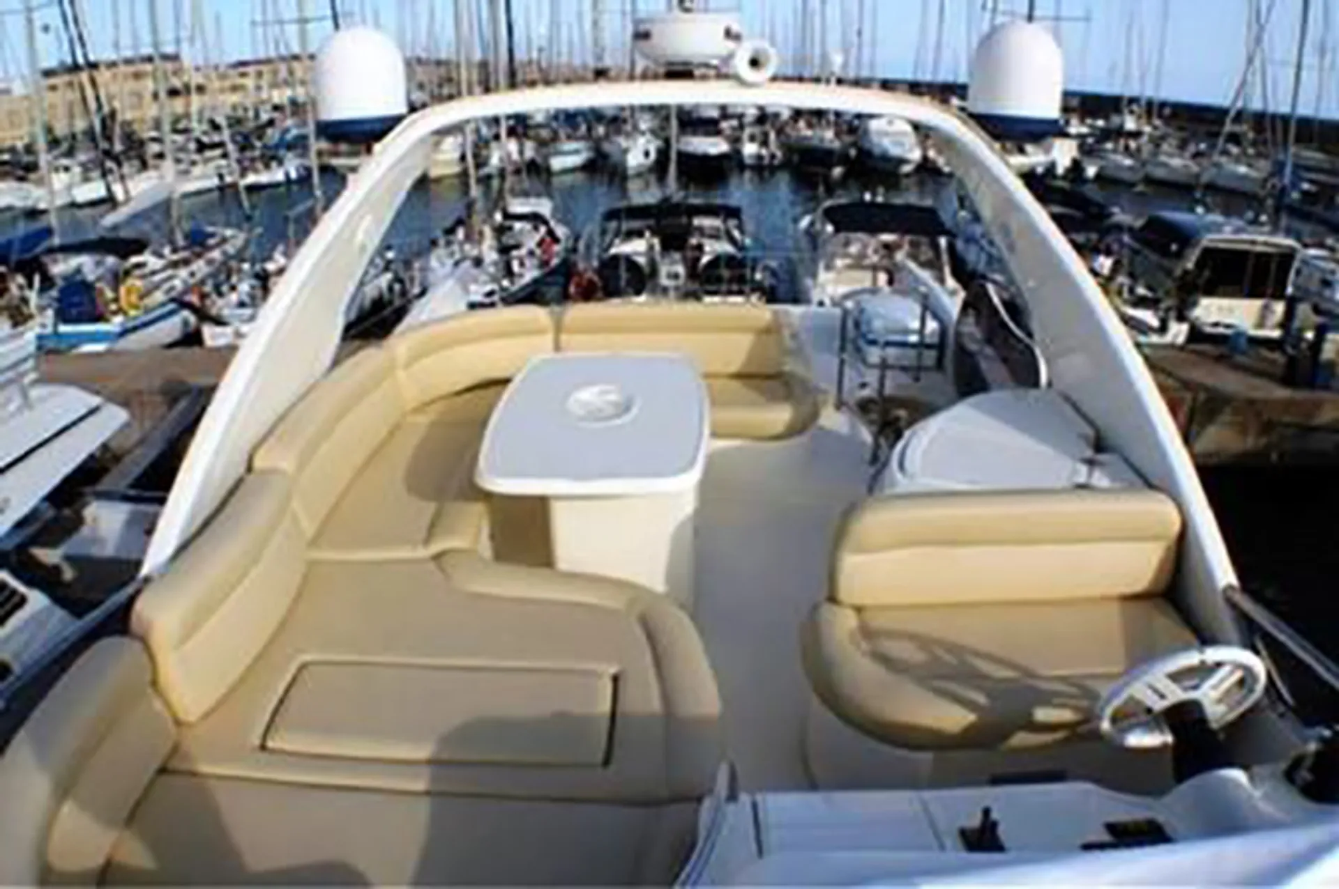 Azimut Yachts 62 in Pietra ligure, Liguria — photo 7
