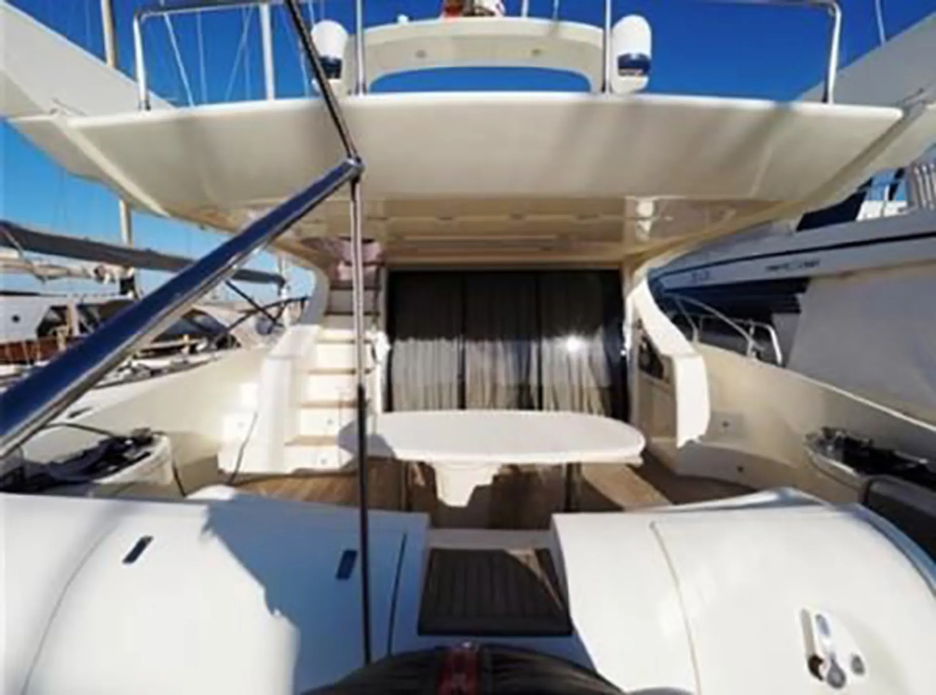 Azimut Yachts 62 in Pietra ligure, Liguria — photo 9