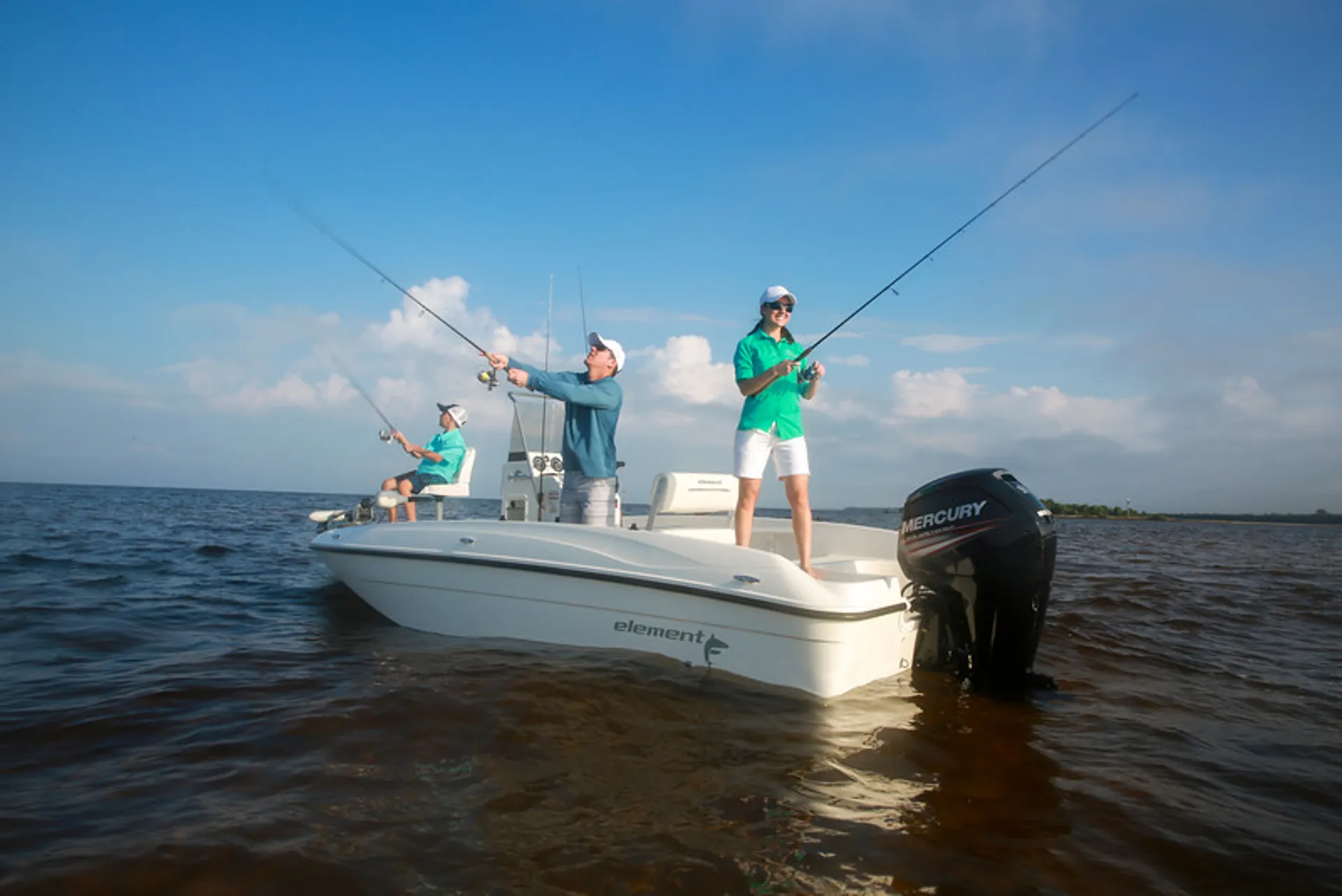 Bayliner 18 Center Console in Sarasota, FL — photo 2