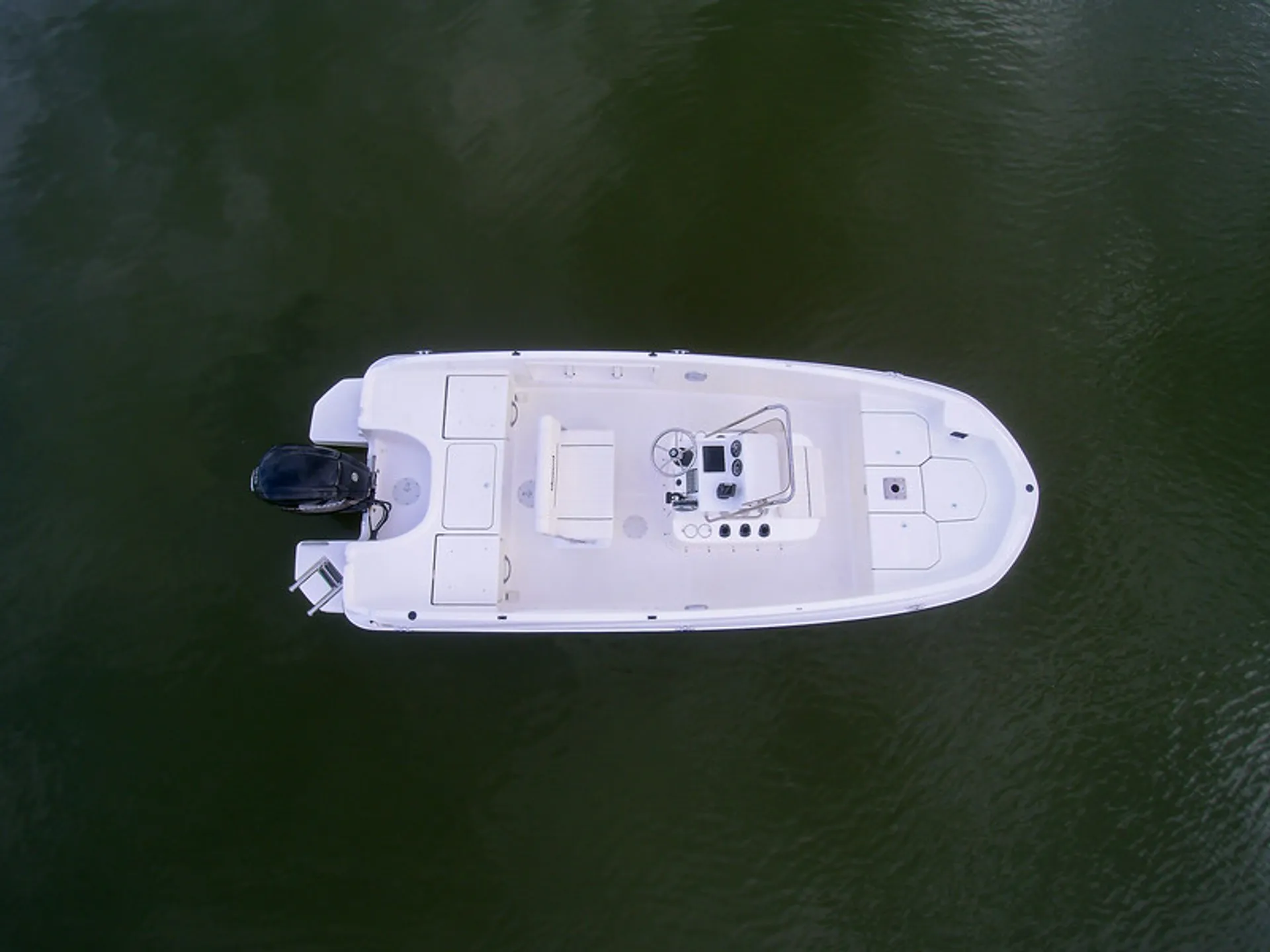 Bayliner 18 Center Console in Sarasota, FL — photo 3