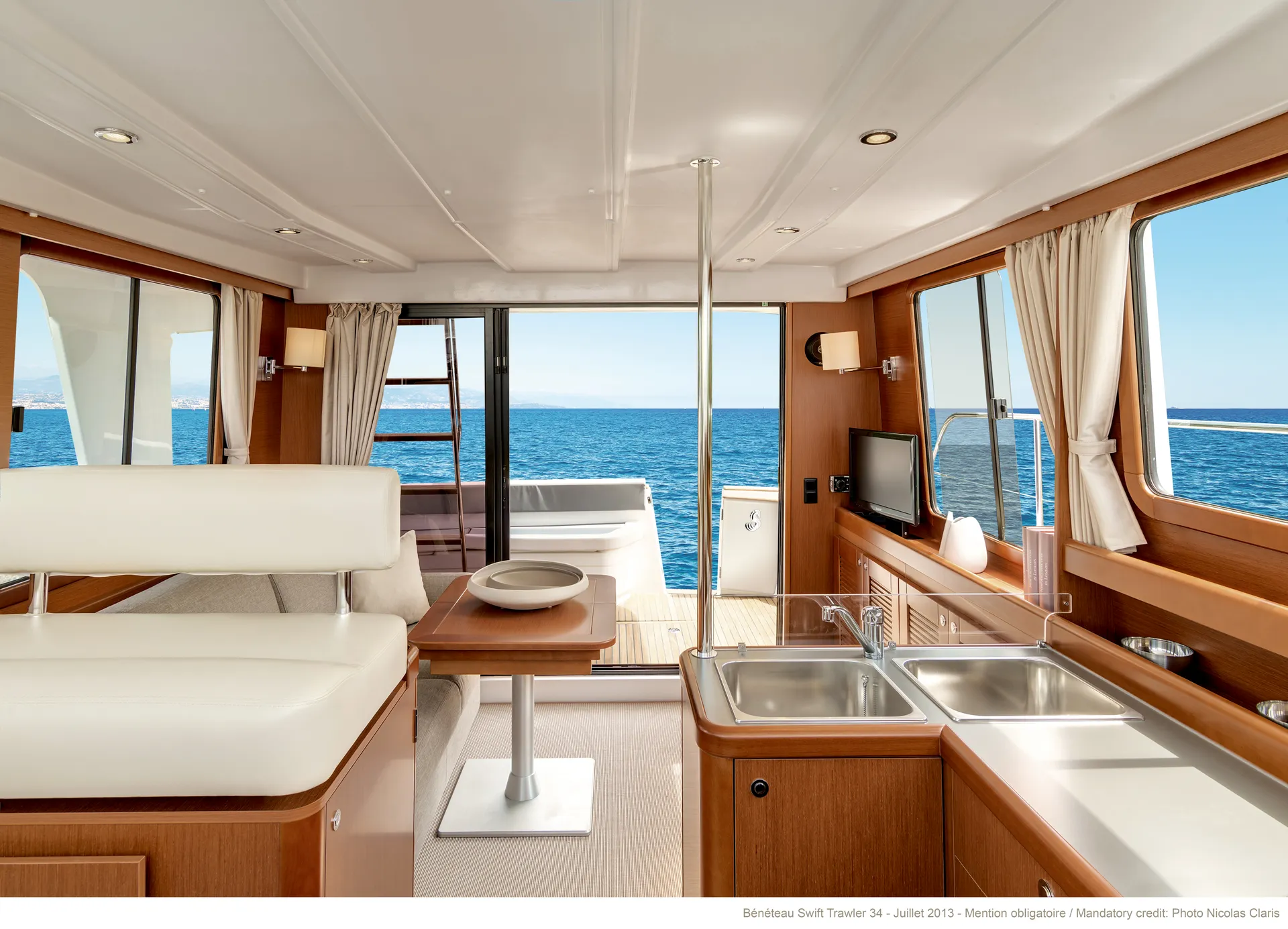 Beneteau USA Swift Trawler 34 in Oakland, CA — photo 7