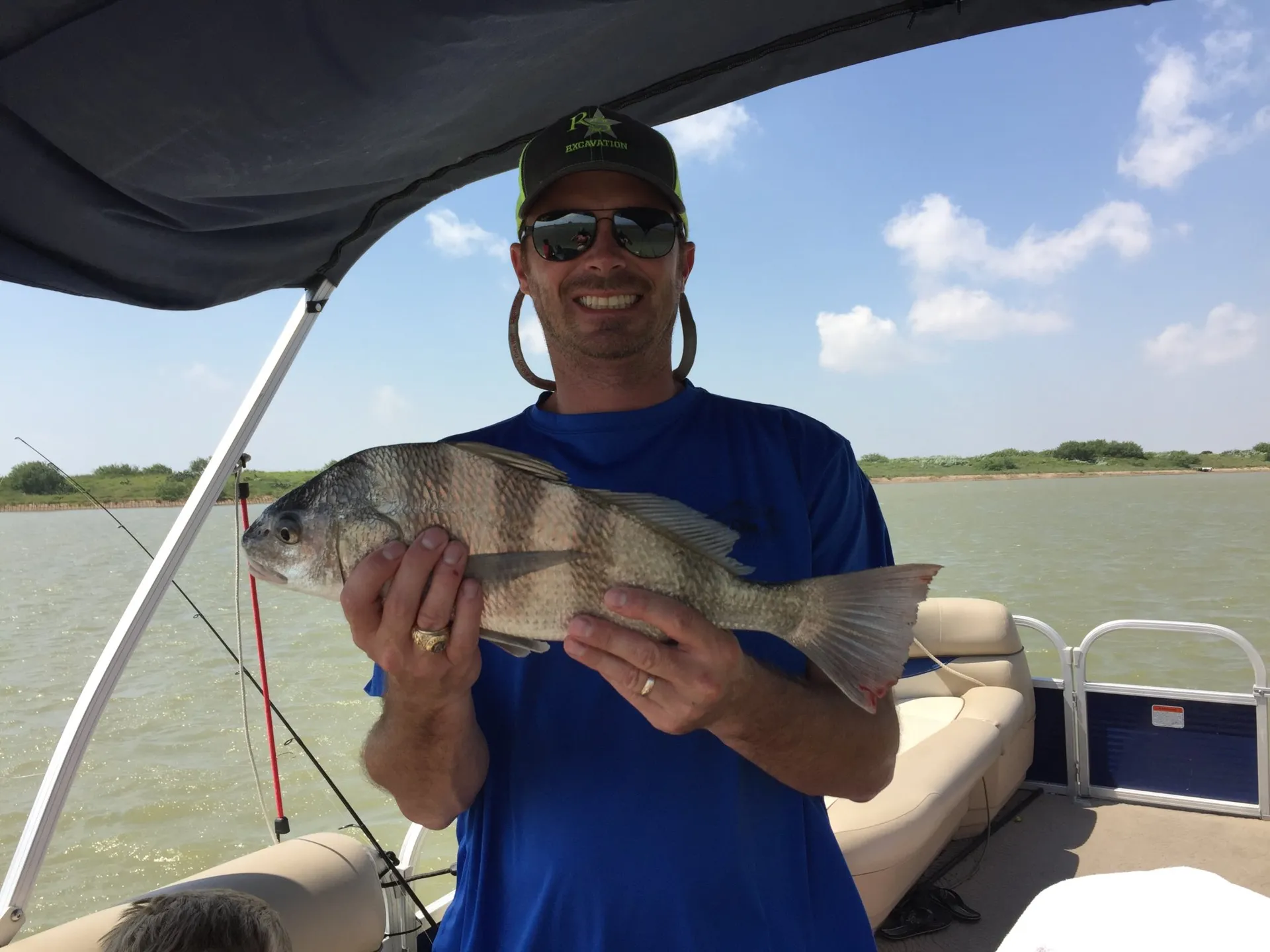 Sun Tracker by Tracker Marine Party Barge 18 DLX Signature w/60ELPT 4-S in Boerne, TX — photo 3