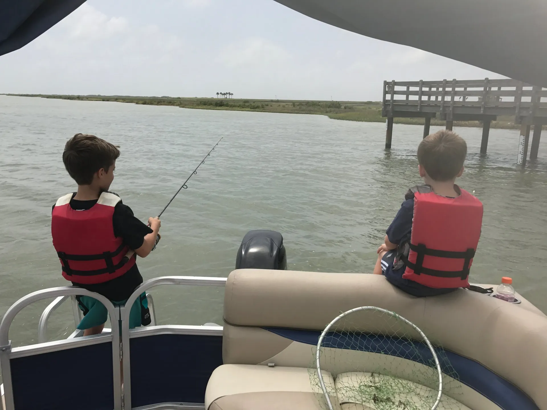 Sun Tracker by Tracker Marine Party Barge 18 DLX Signature w/60ELPT 4-S in Boerne, TX — photo 4