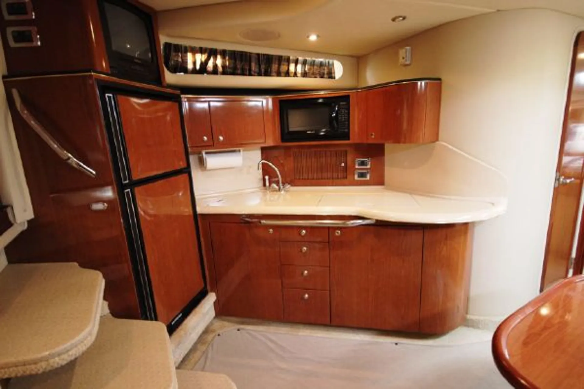 Sea Ray Boats 40 Sundancer in Marina del Rey, CA — photo 8