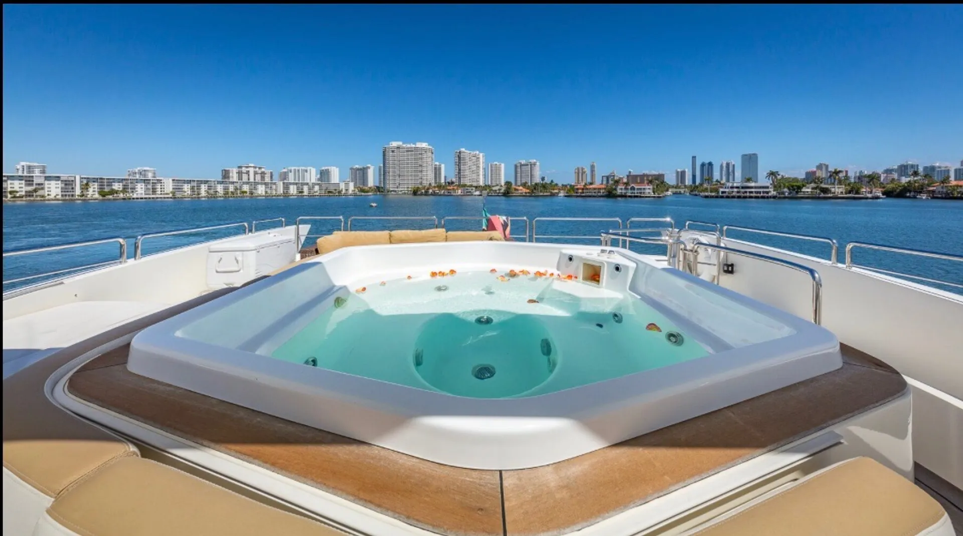 Azimut Yachts 116' in Aventura, FL — photo 6