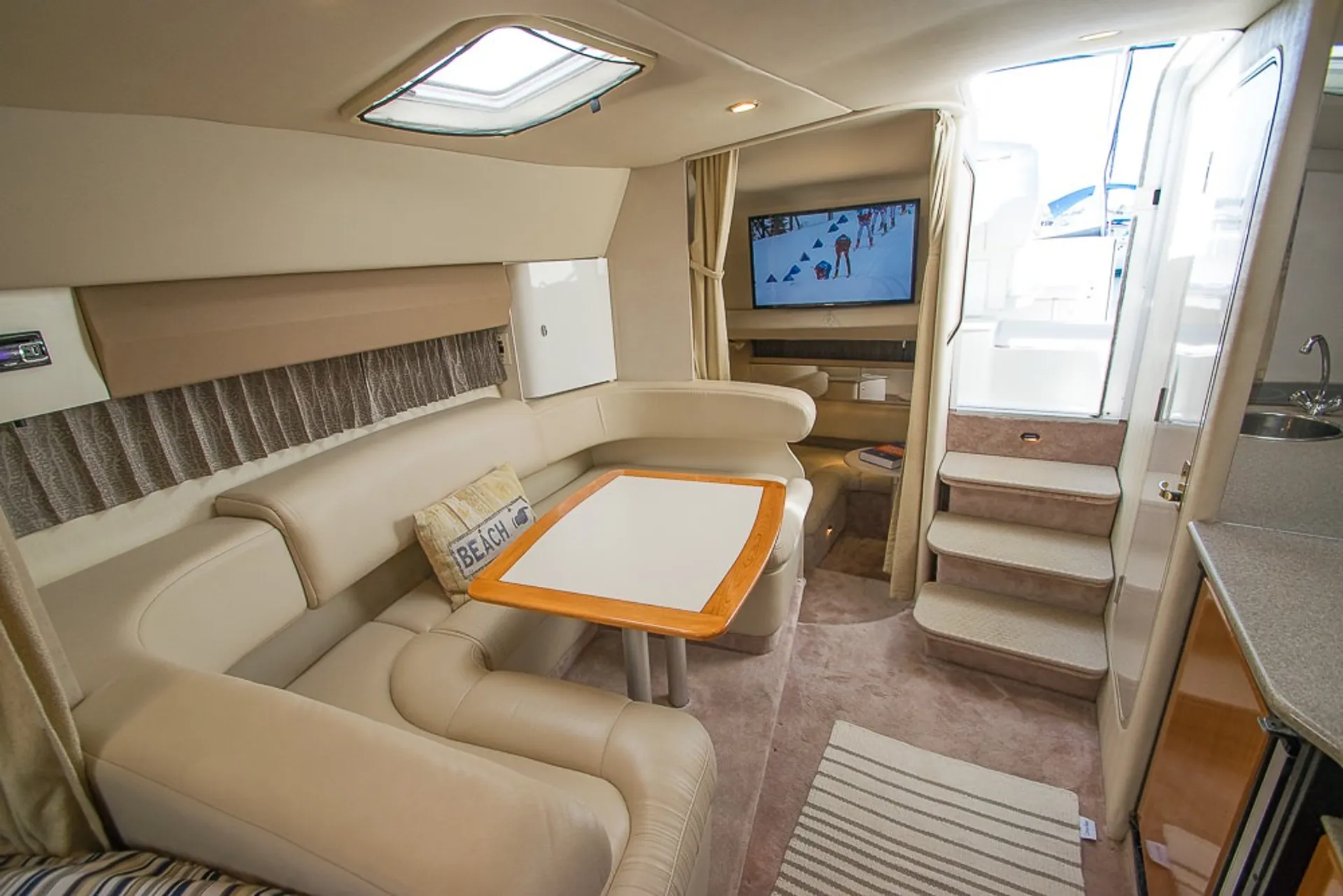 Formula Yachts Evelyn 32 in Newport Beach, CA — photo 9