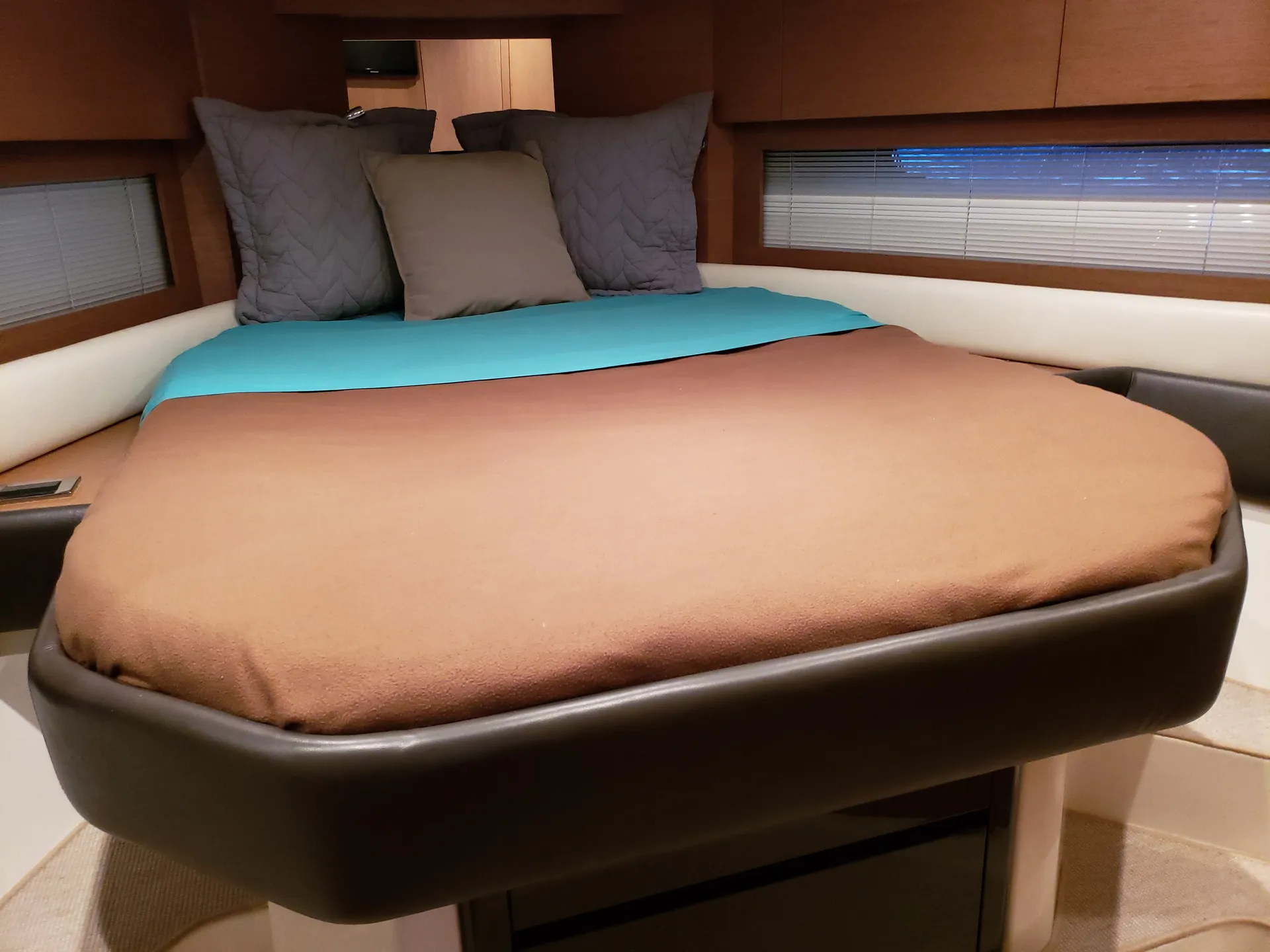 Azimut Atlantis 43 in Key Biscayne, FL — photo 3