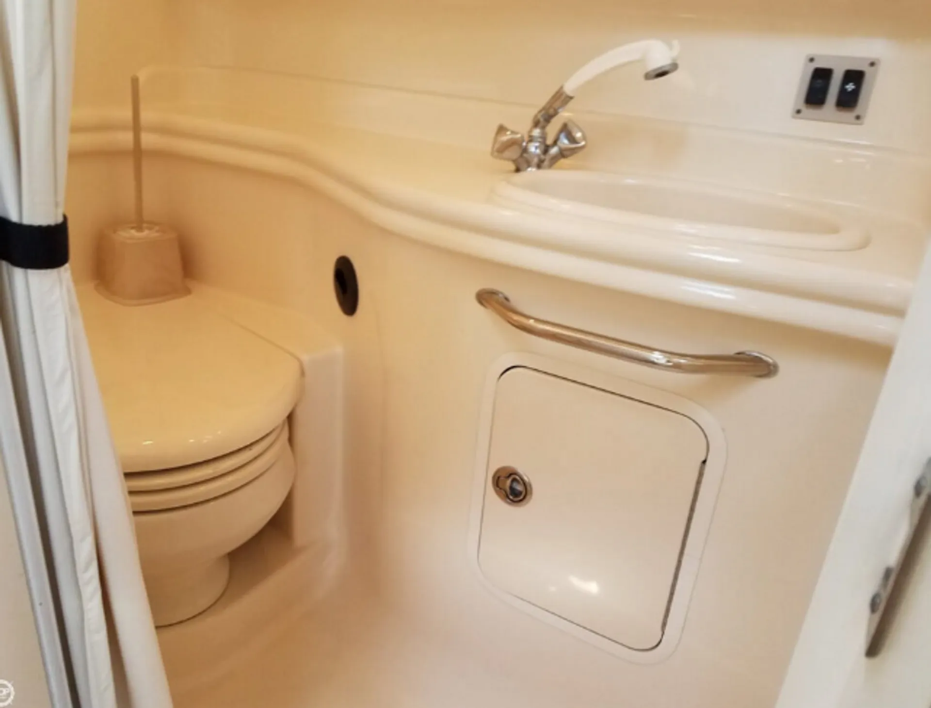 Sea Ray Boats 360 Sundancer in Stuart, FL — photo 5