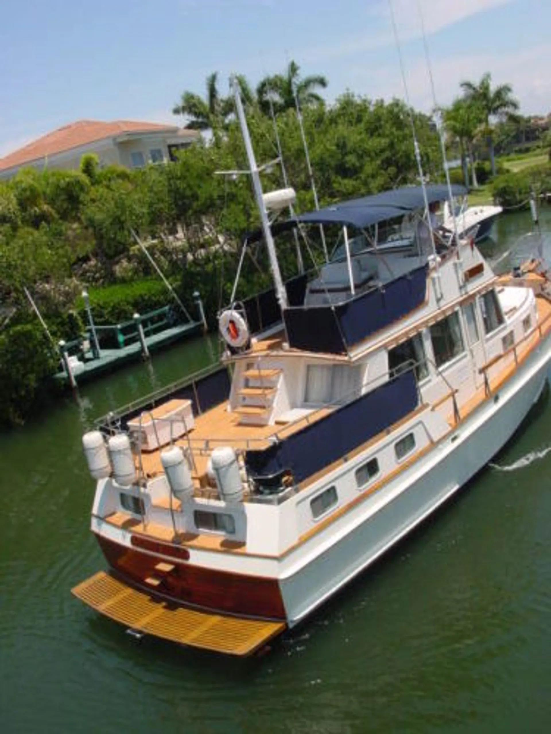 Grand Banks 42 Motor Yacht in Sarasota, FL — photo 2