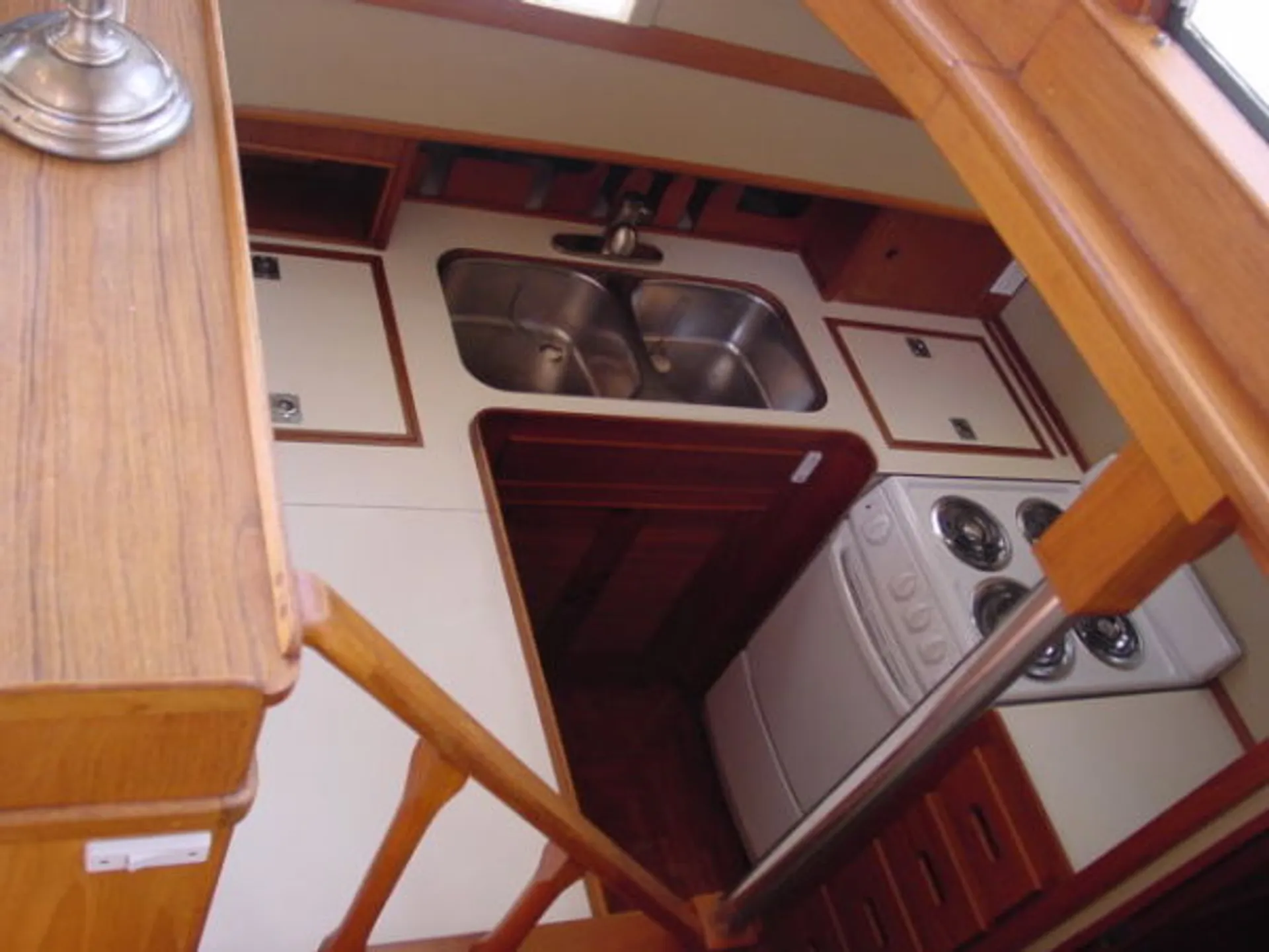 Grand Banks 42 Motor Yacht in Sarasota, FL — photo 10