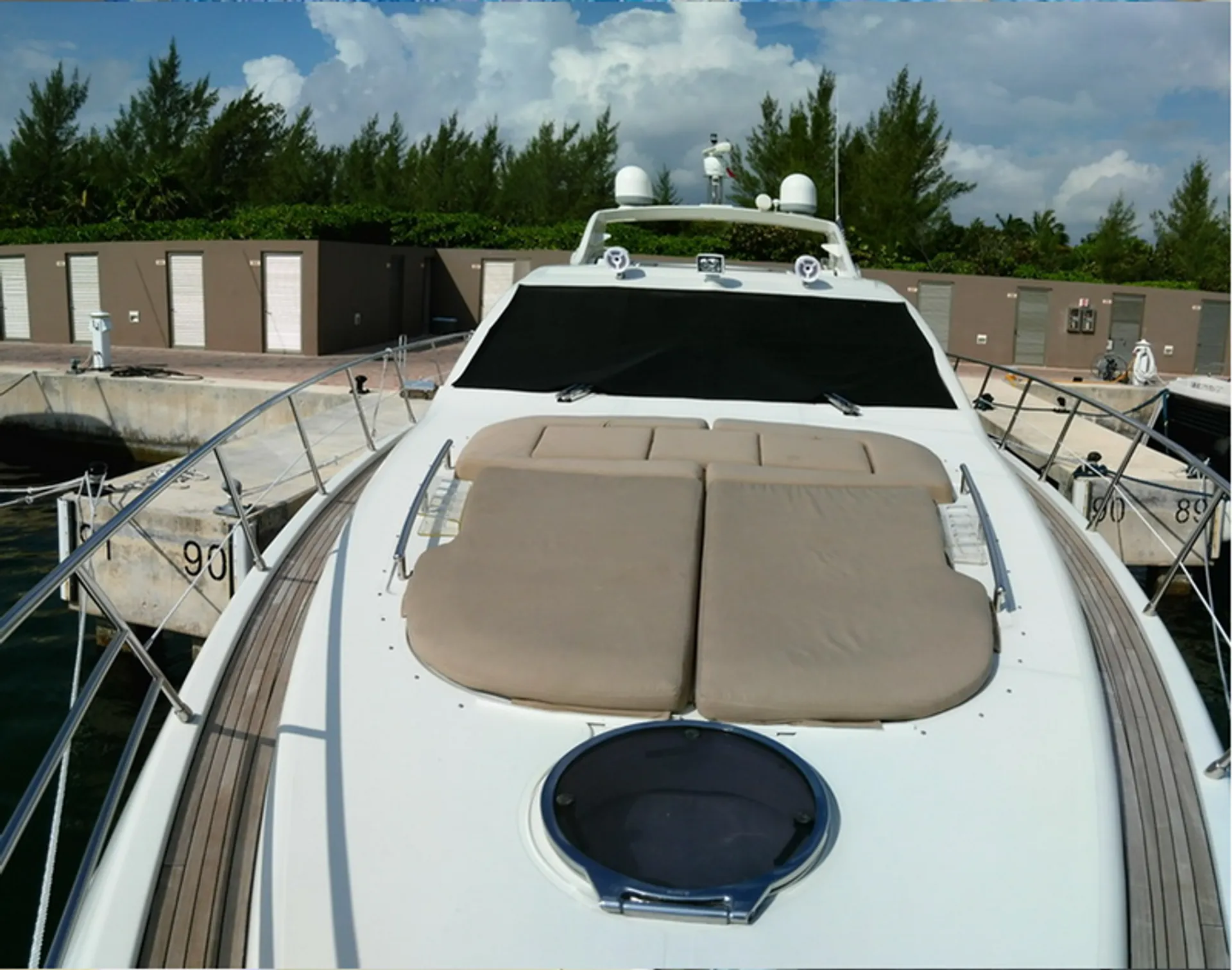 Azimut Yachts 68 Plus in Cancún, Q.R. — photo 5