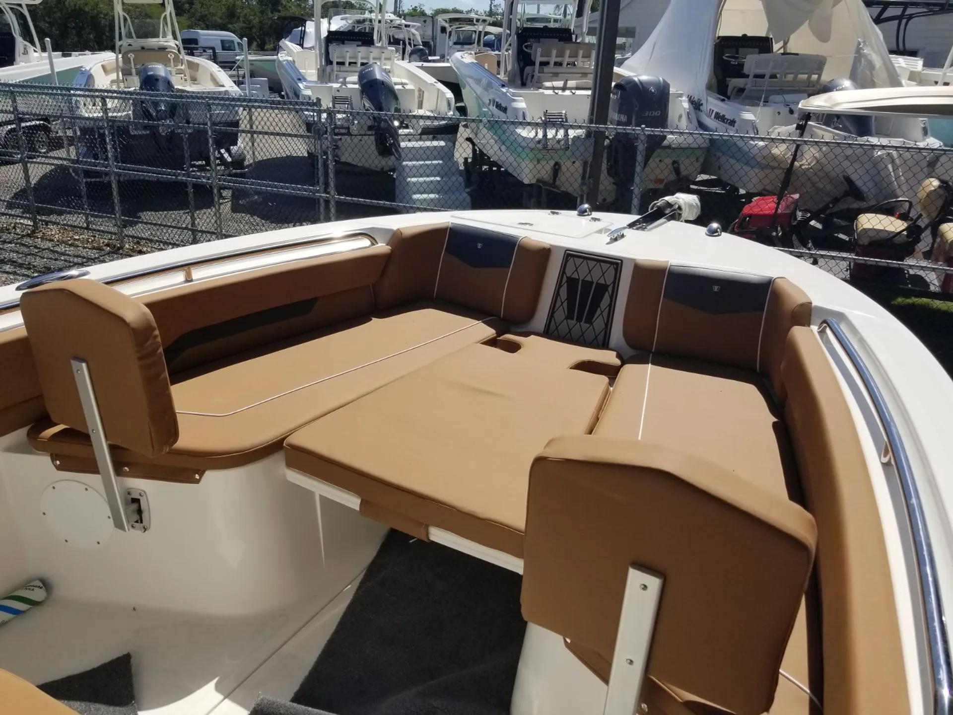 Wellcraft 220 Fisherman w/F200XA in Sunny Isles Beach, FL — photo 5
