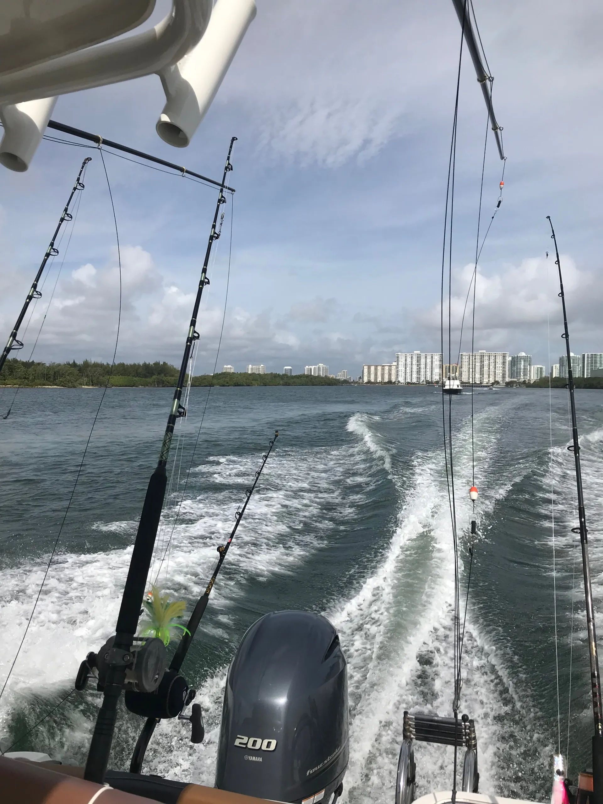 Wellcraft 220 Fisherman w/F200XA in Sunny Isles Beach, FL — photo 6