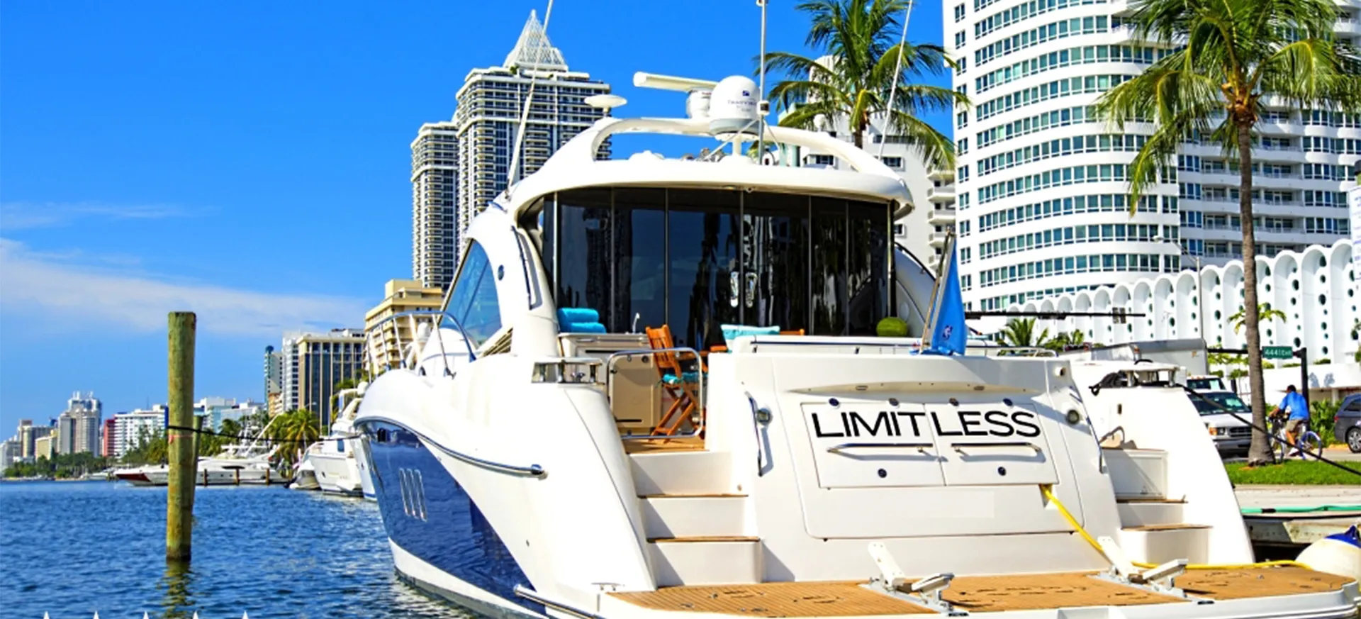 Sea Ray Boats 60 Sundancer in Hallandale Beach, FL — photo 2