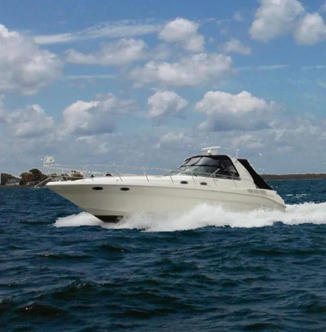 Rent a Sea Ray Boats motor yacht in Washington, DC near me