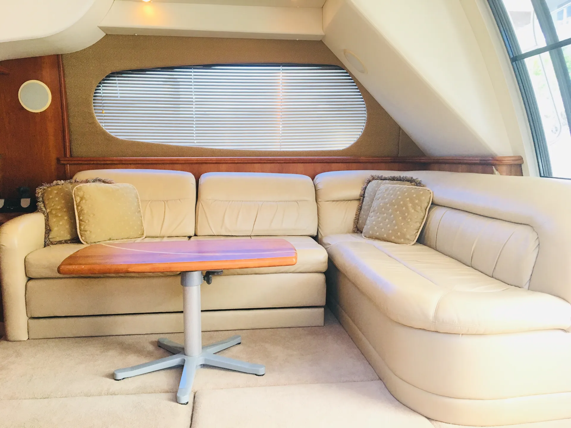 Silverton Marine 410 Sport Bridge in Fort Lauderdale, FL — photo 10