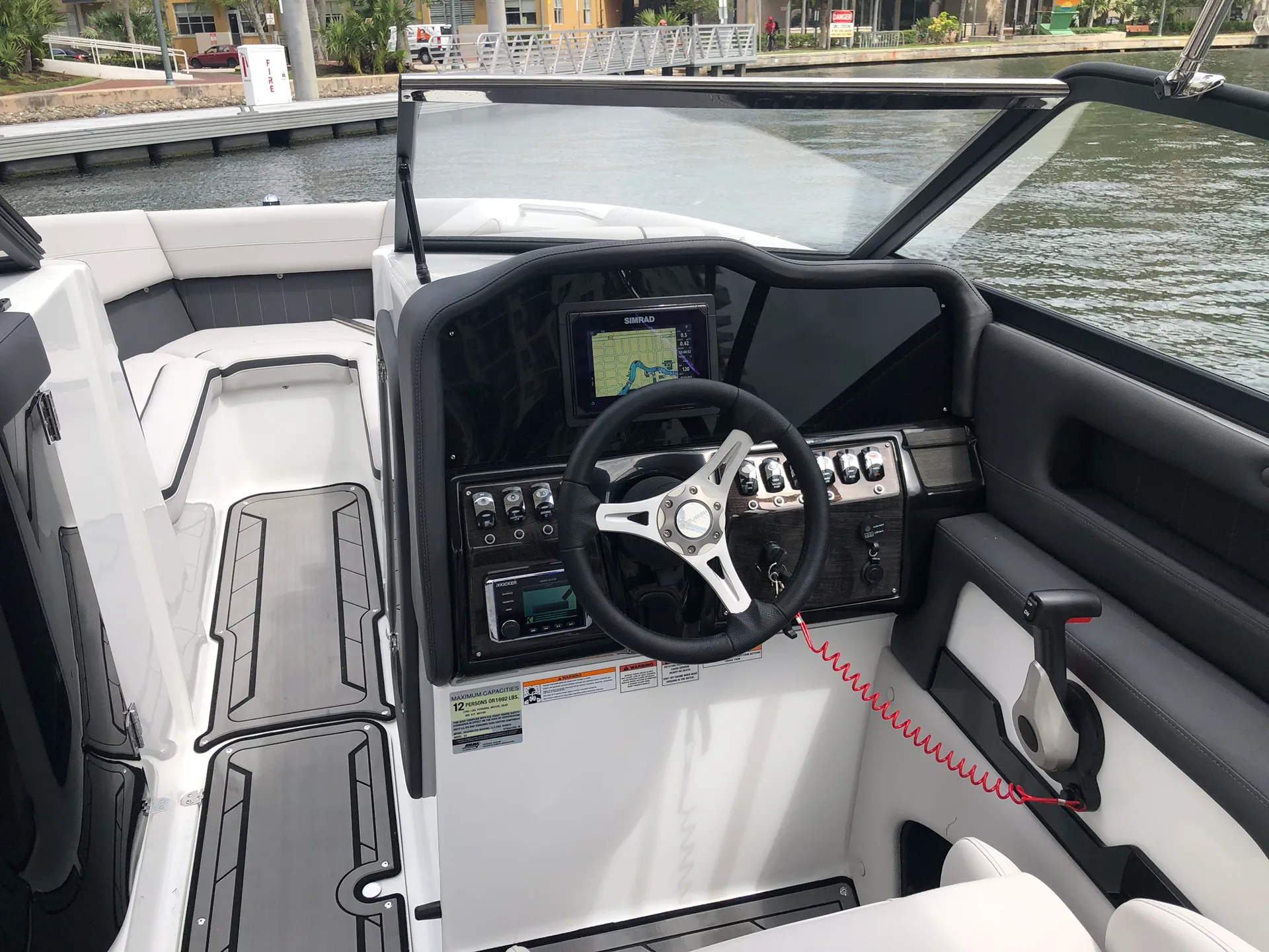 Rinker Q3 23' 12 ppl in Fort Lauderdale, FL!